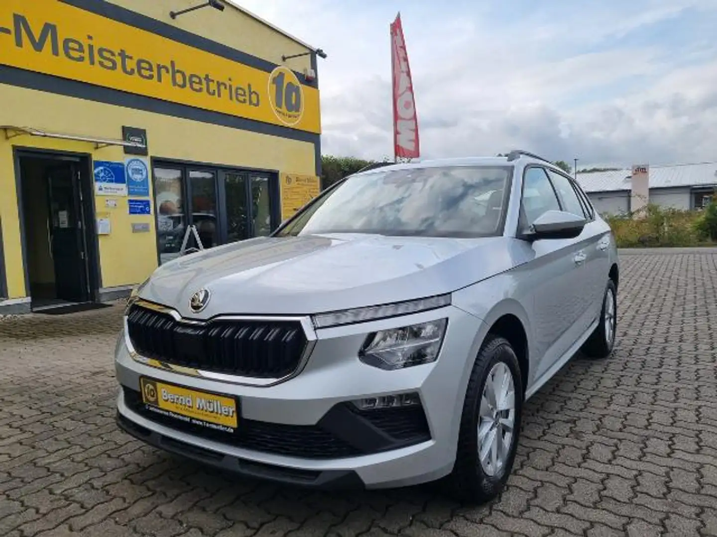 Skoda Kamiq 1.0 TSI EDITION ALU SHZ PDC 5 J. Garantie NEU! Silber - 2