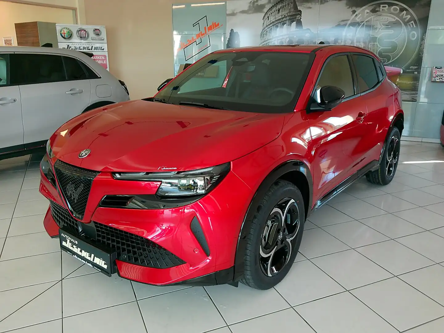 Alfa Romeo Junior 1.2 VGT Mild Hybrid Ti Rot - 2