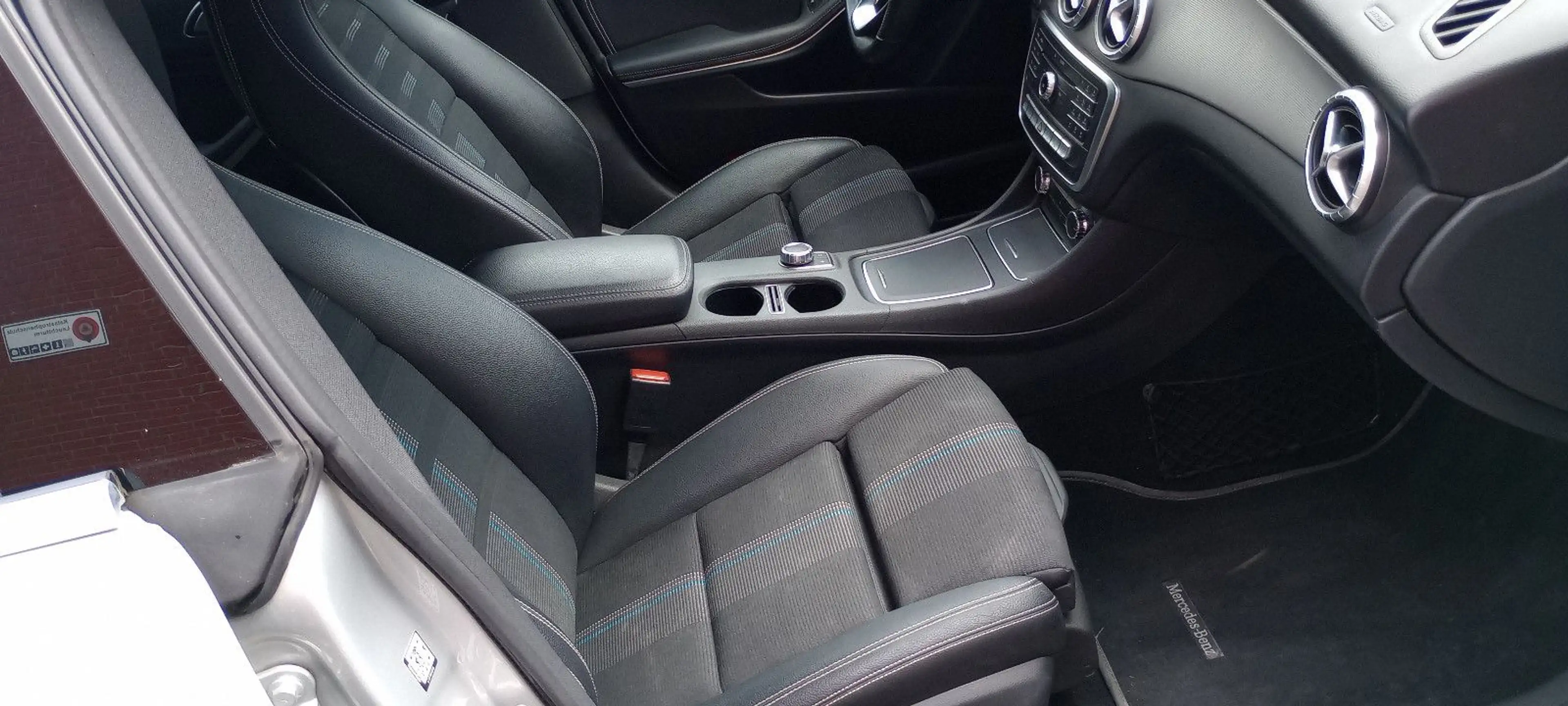 Mercedes-Benz CLA 220 CLA 220 ShBr 4Matic Auto Navi Rückf eHeckk Totw — photo 8