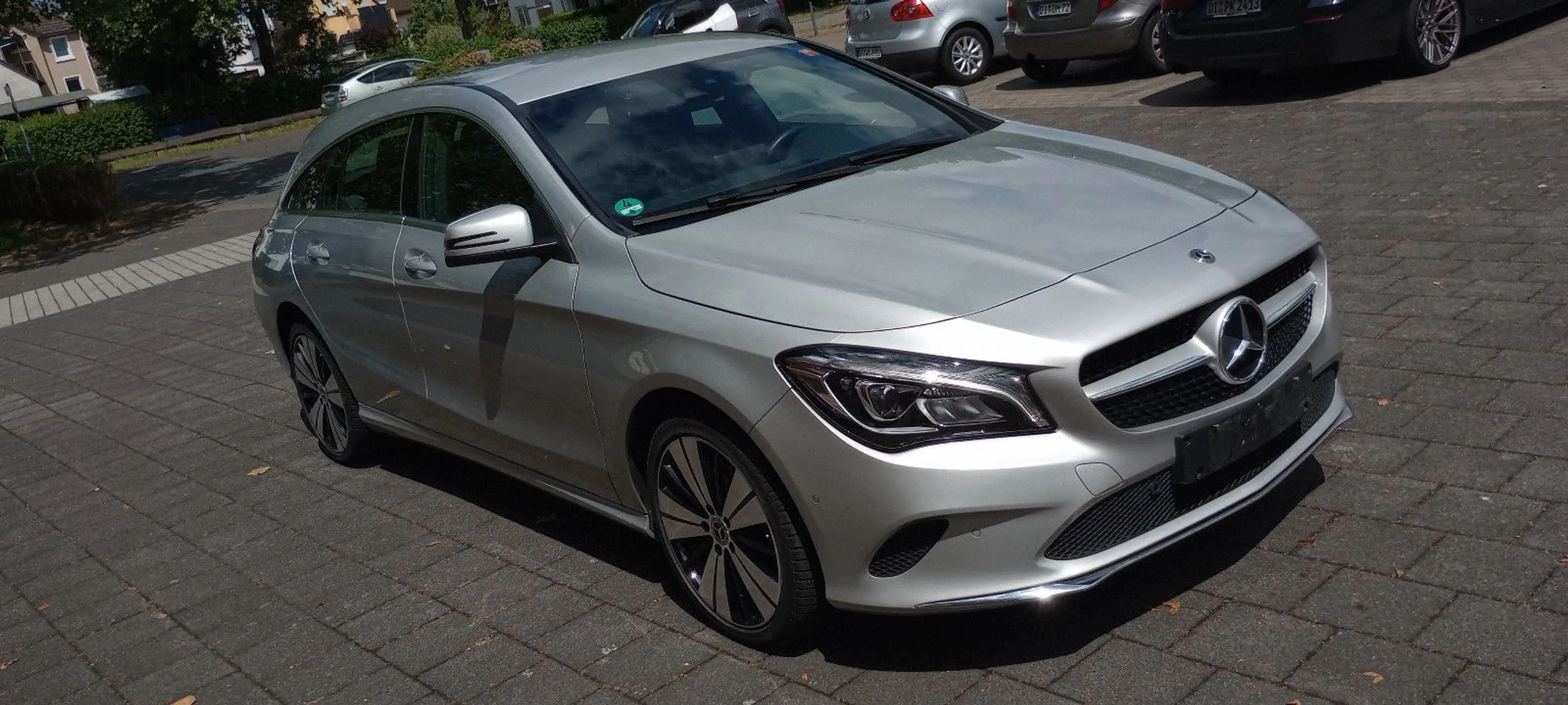 Mercedes-Benz CLA 220 CLA 220 ShBr 4Matic Auto Navi Rückf eHeckk Totw — photo 2