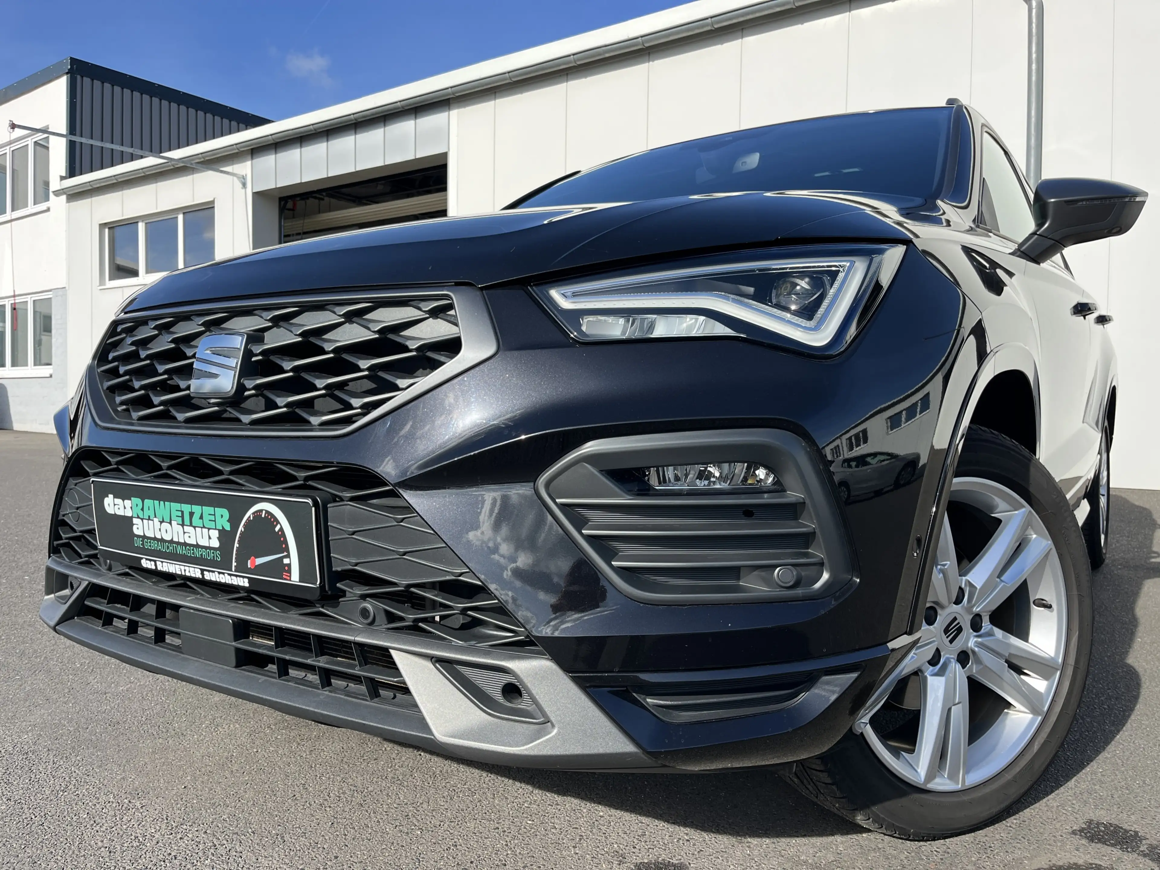 SEAT Ateca 1.5 TSI DSG FR 163€ m.20% Anz. AHK Navi RFK KEYL