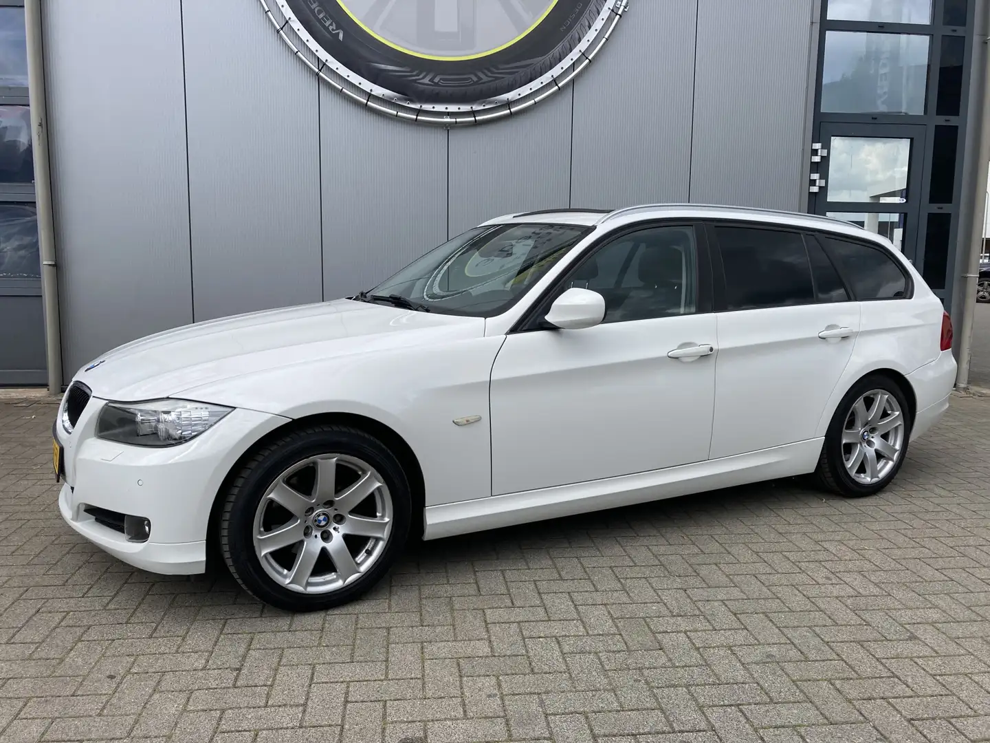 BMW 318 3-serie Touring 318i High Executive Automaat | Ope Wit - 1