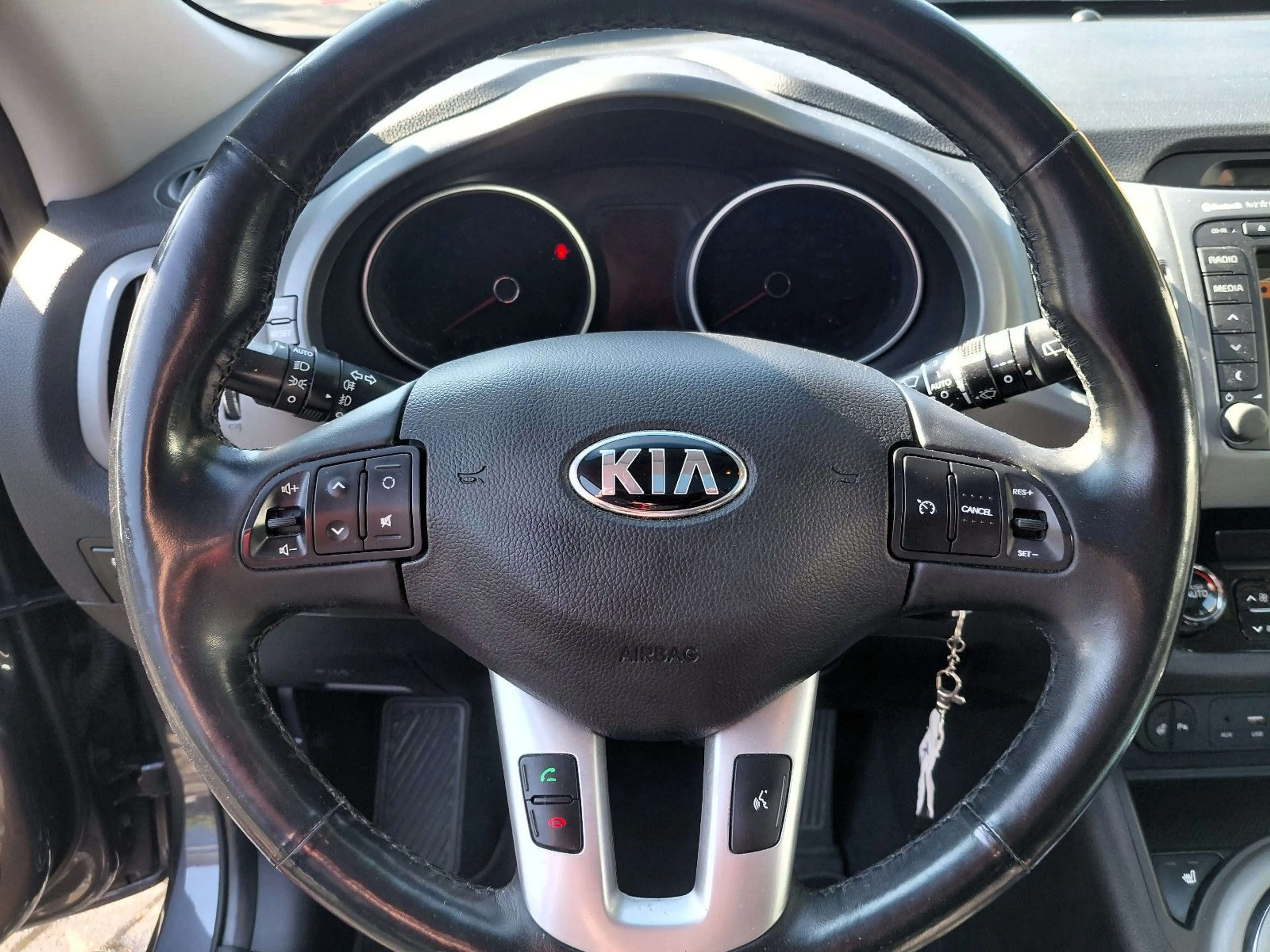 Kia Sportage Dream Team 2WD sehr gepflegt — photo 18