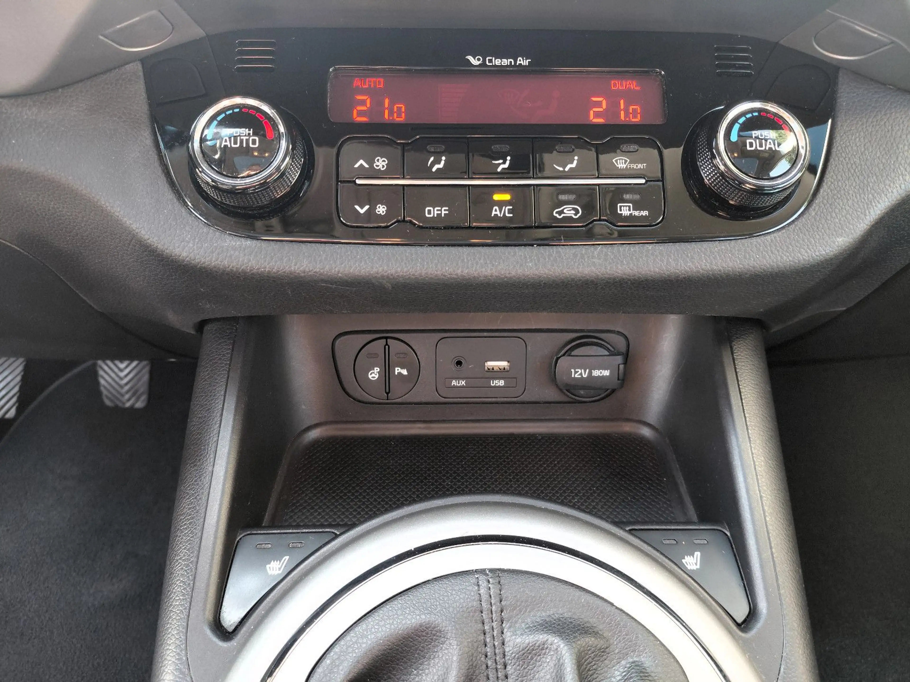 Kia Sportage Dream Team 2WD sehr gepflegt — photo 23