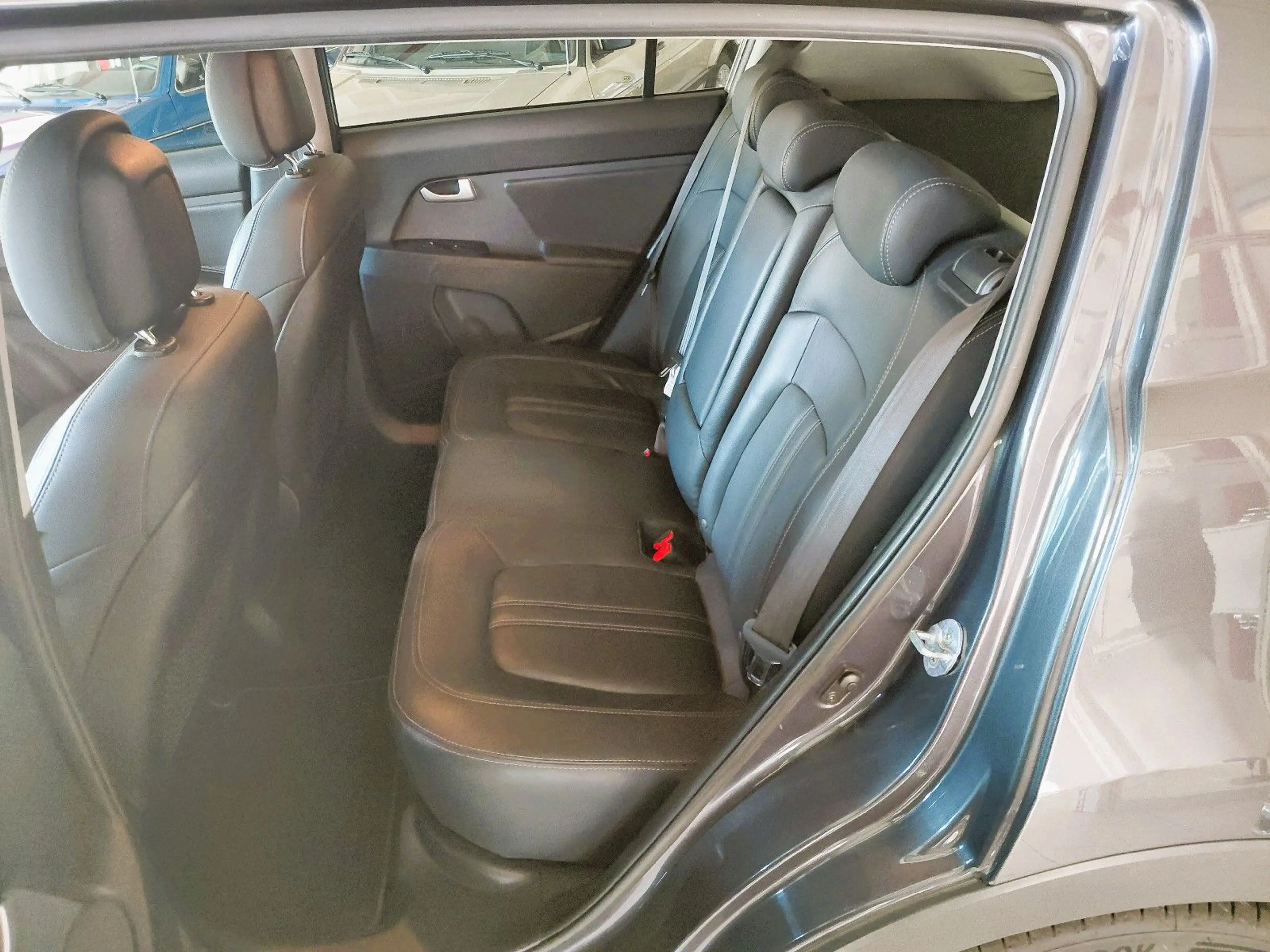 Kia Sportage Dream Team 2WD sehr gepflegt — photo 12