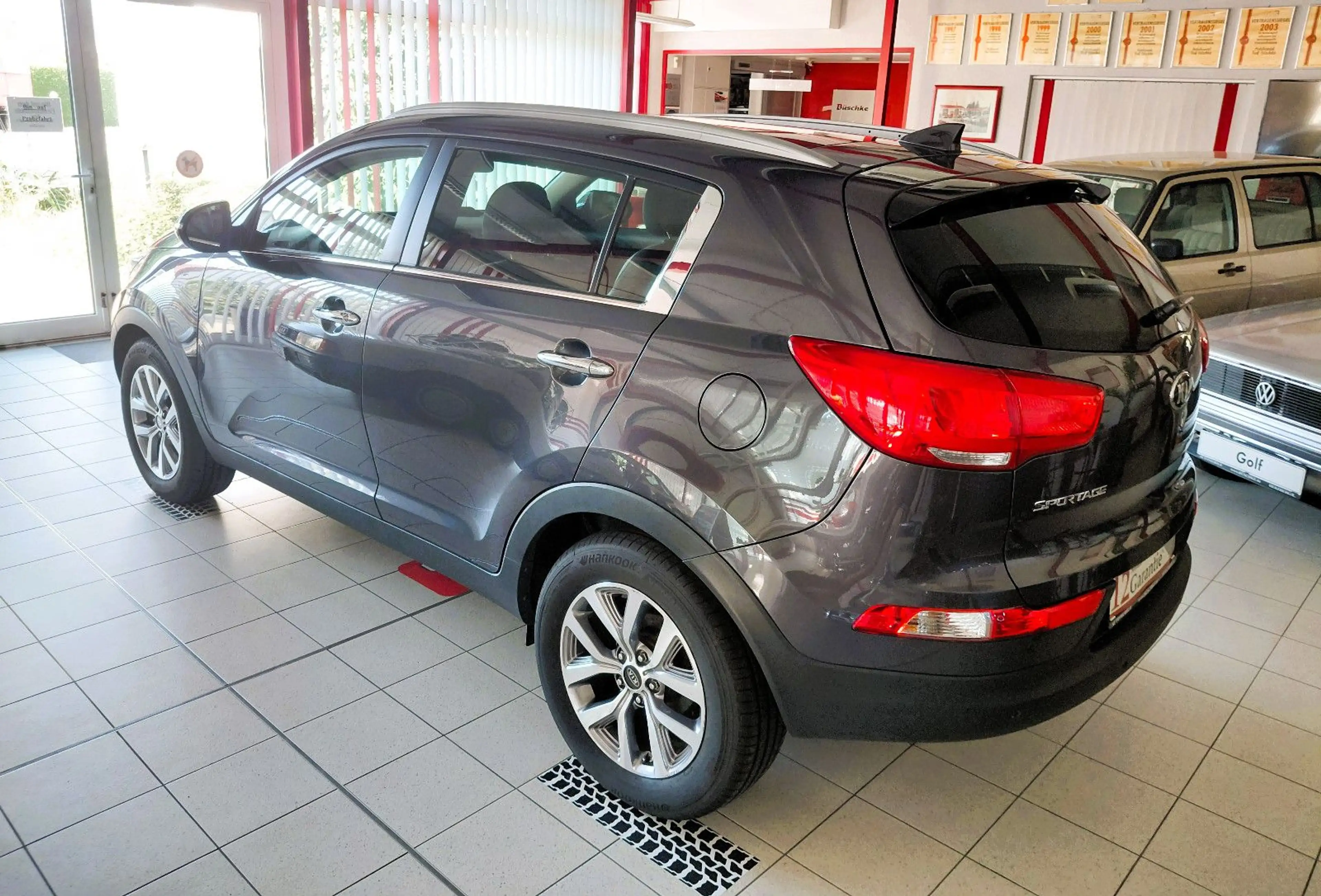 Kia Sportage Dream Team 2WD sehr gepflegt — photo 9