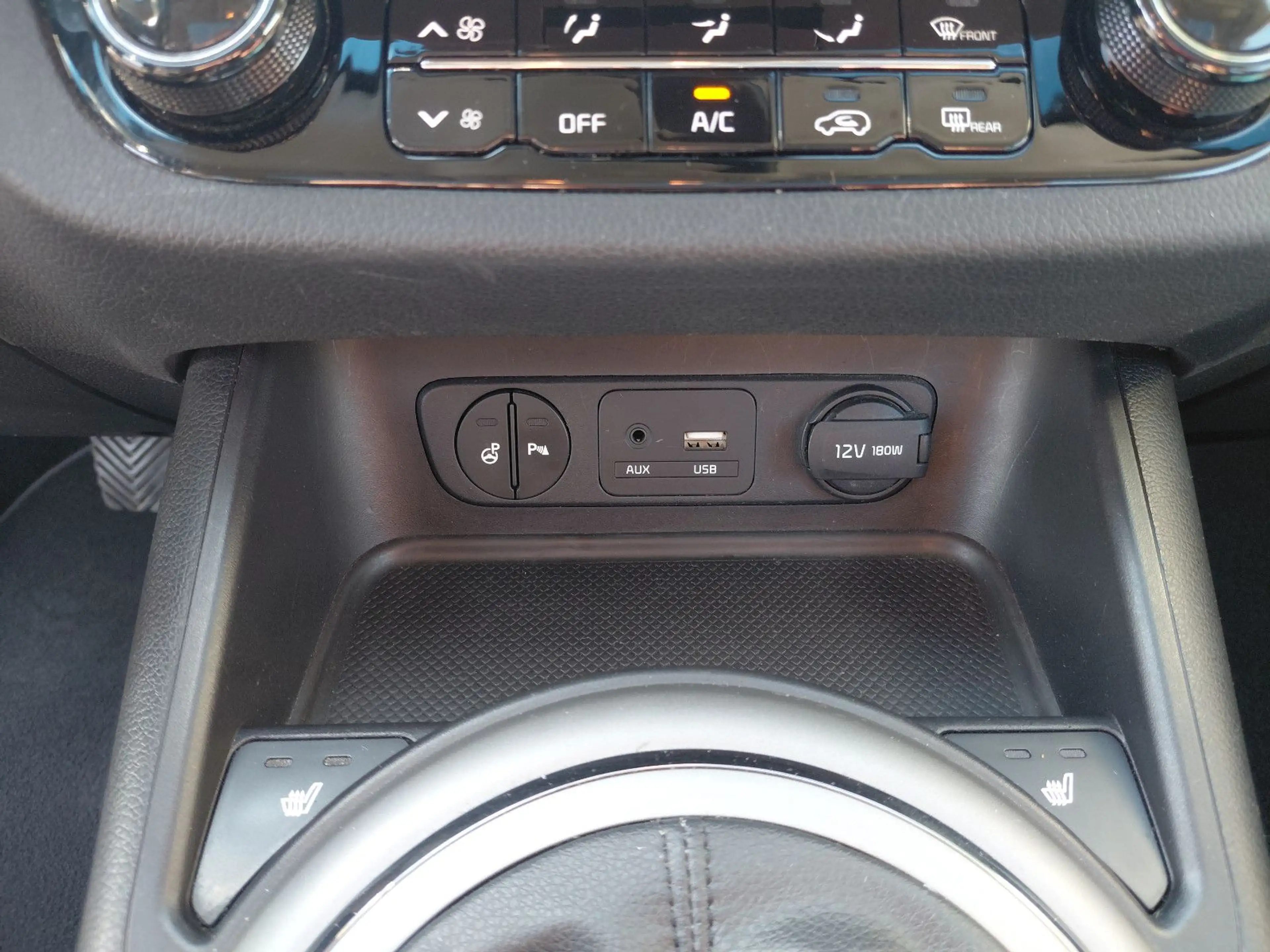 Kia Sportage Dream Team 2WD sehr gepflegt — photo 27