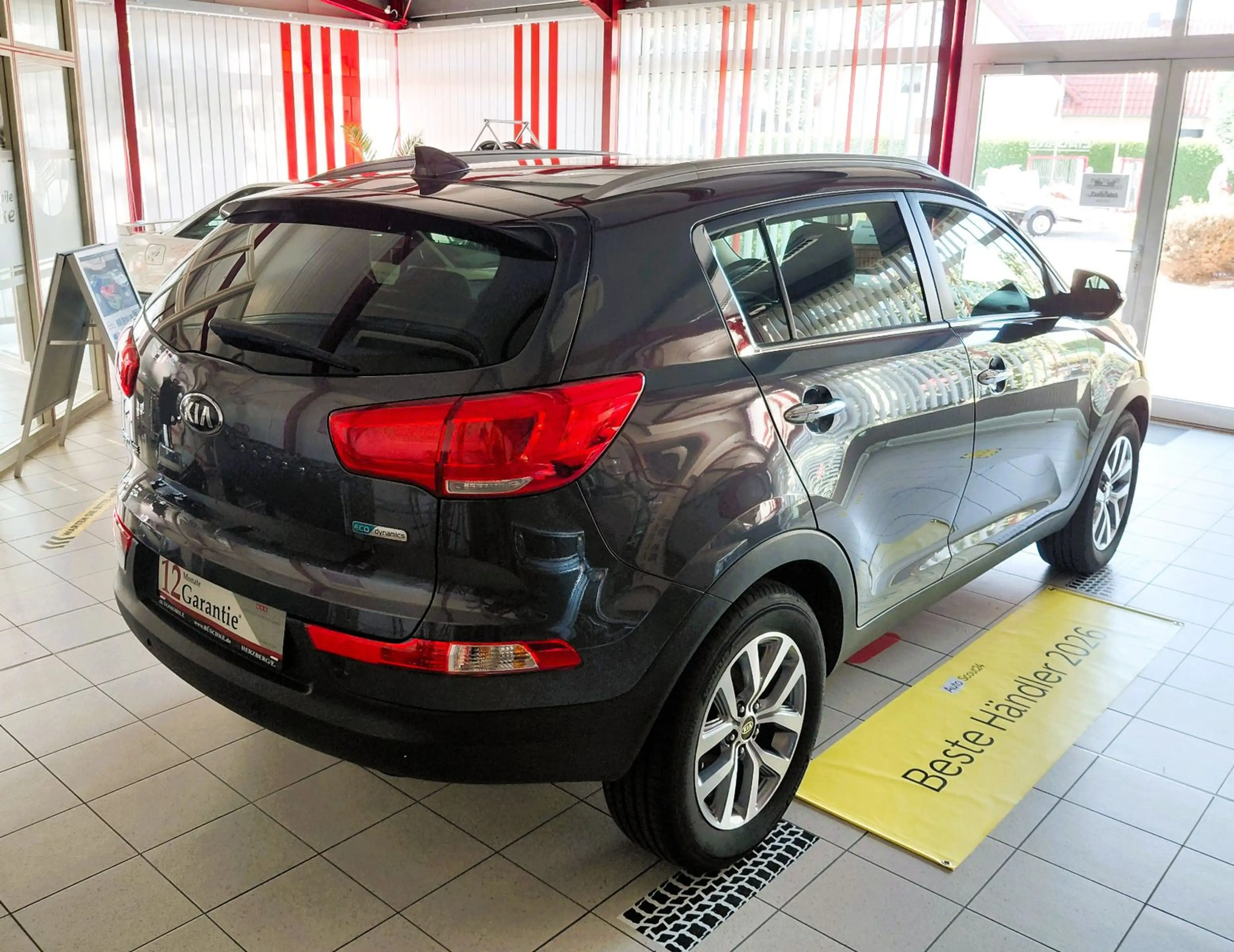 Kia Sportage Dream Team 2WD sehr gepflegt — photo 7