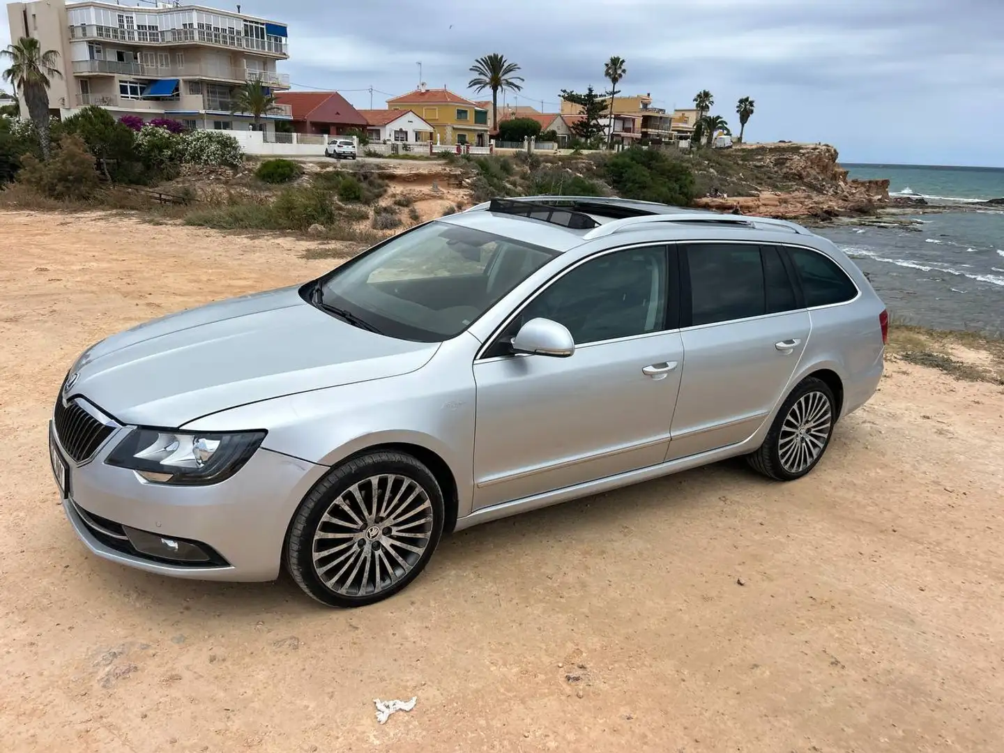 Skoda Superb Superb Combi 2.0TDI CR L Gris - 1