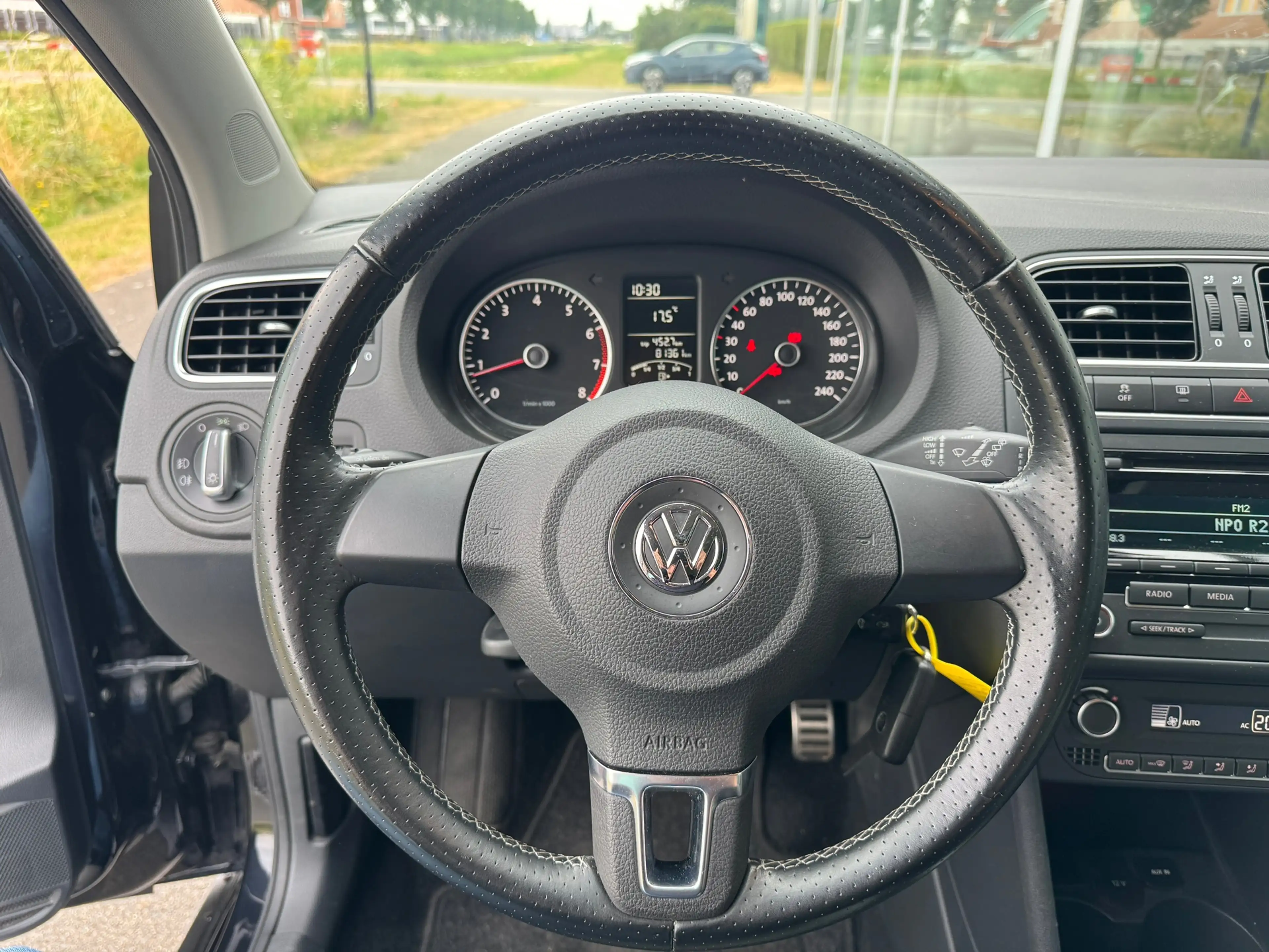 Volkswagen Polo Cross 1.2 TSI , cruise control — photo 11