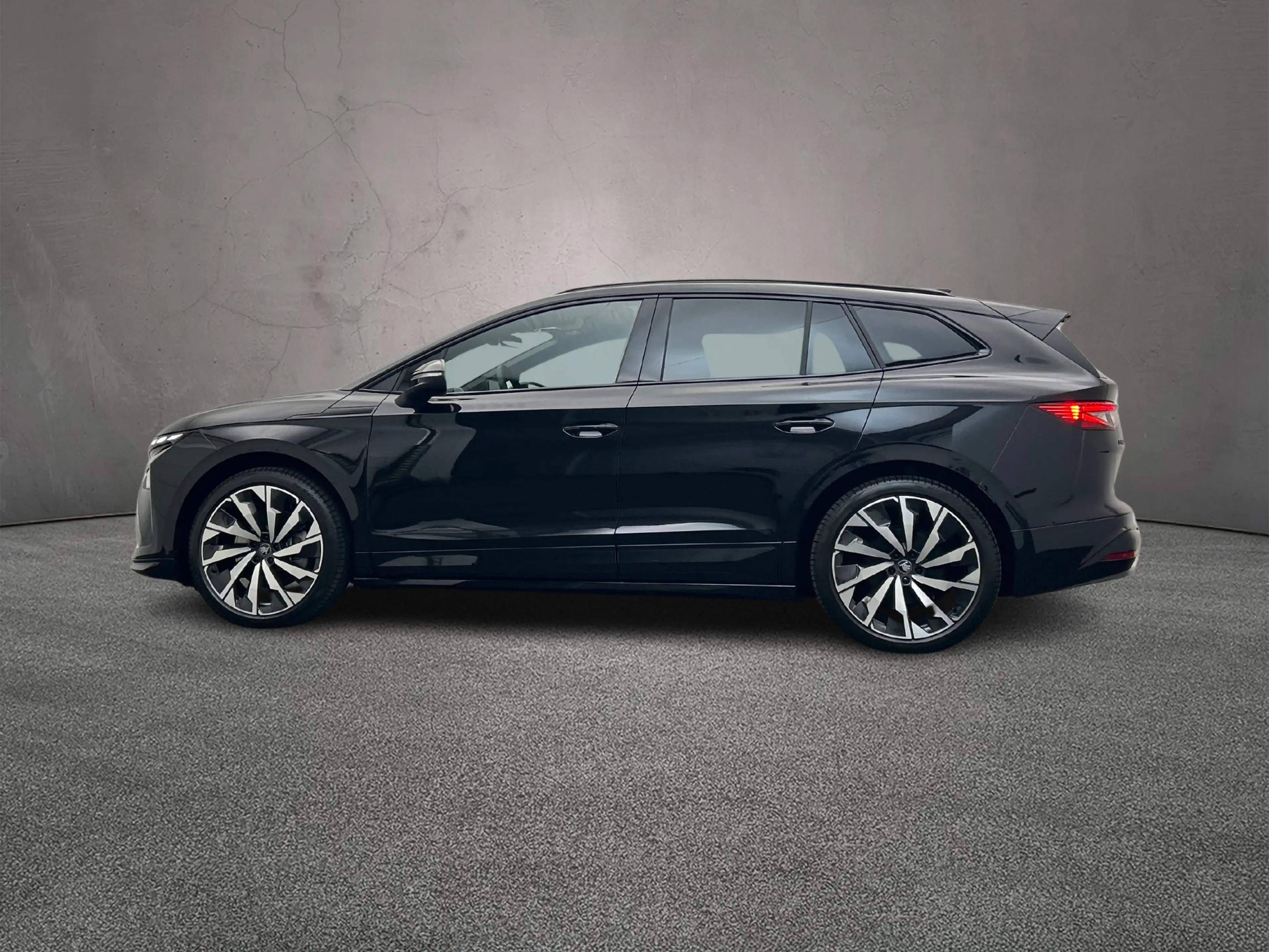 Skoda Enyaq Elektromotor 82 kWh 286pk Sportline Tour Edition — photo 2