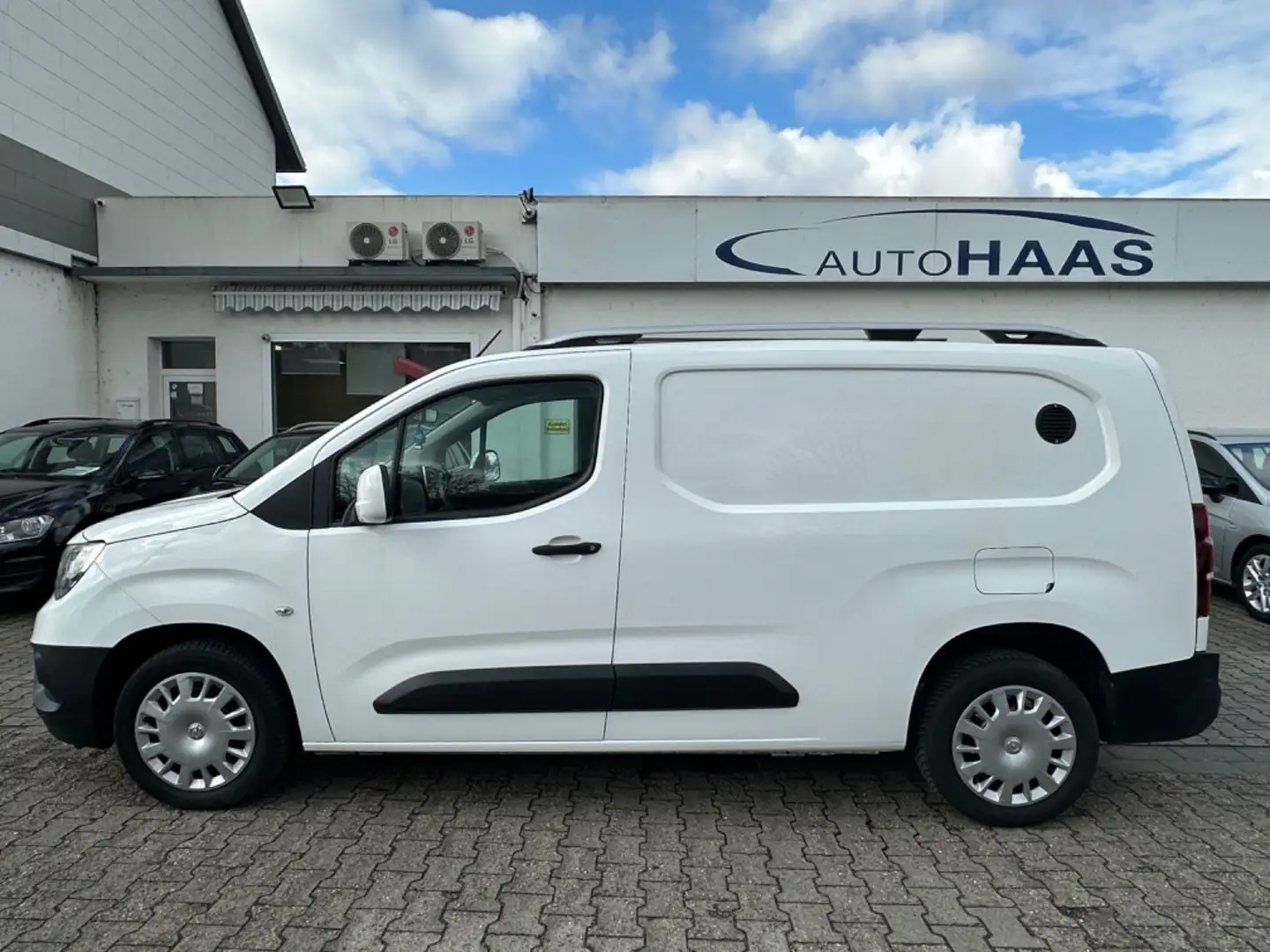 Opel Combo E Cargo XL 3 Sitze  51 Tkm ! 10750,- NETTO Weiß - 2