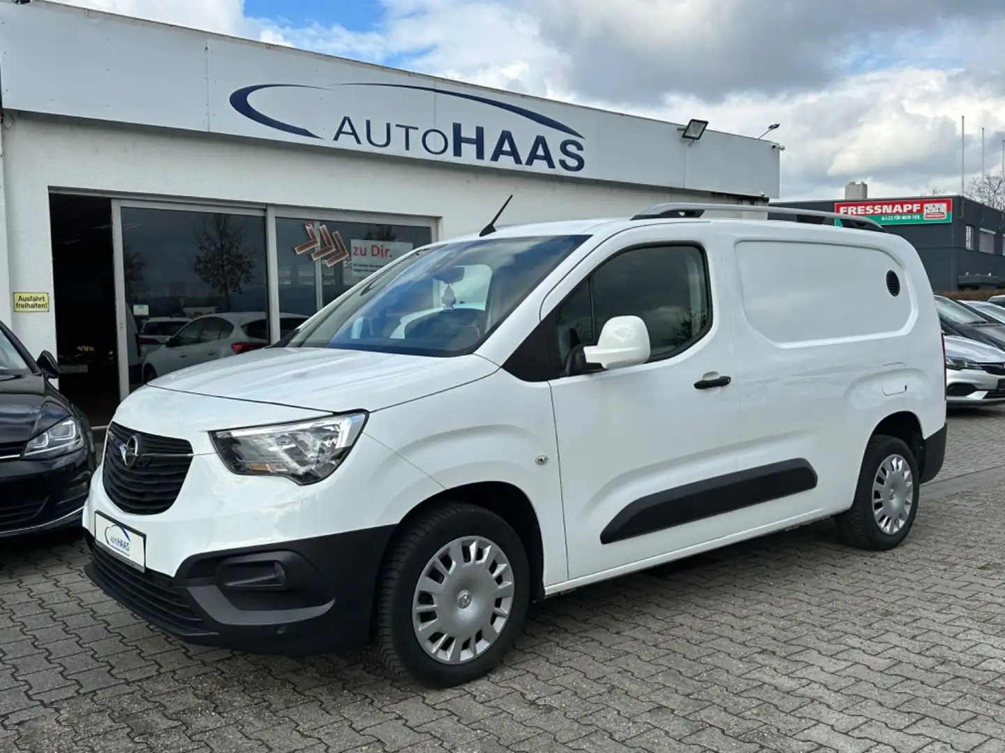 Opel Combo E Cargo XL 3 Sitze  51 Tkm ! 10750,- NETTO Weiß - 1