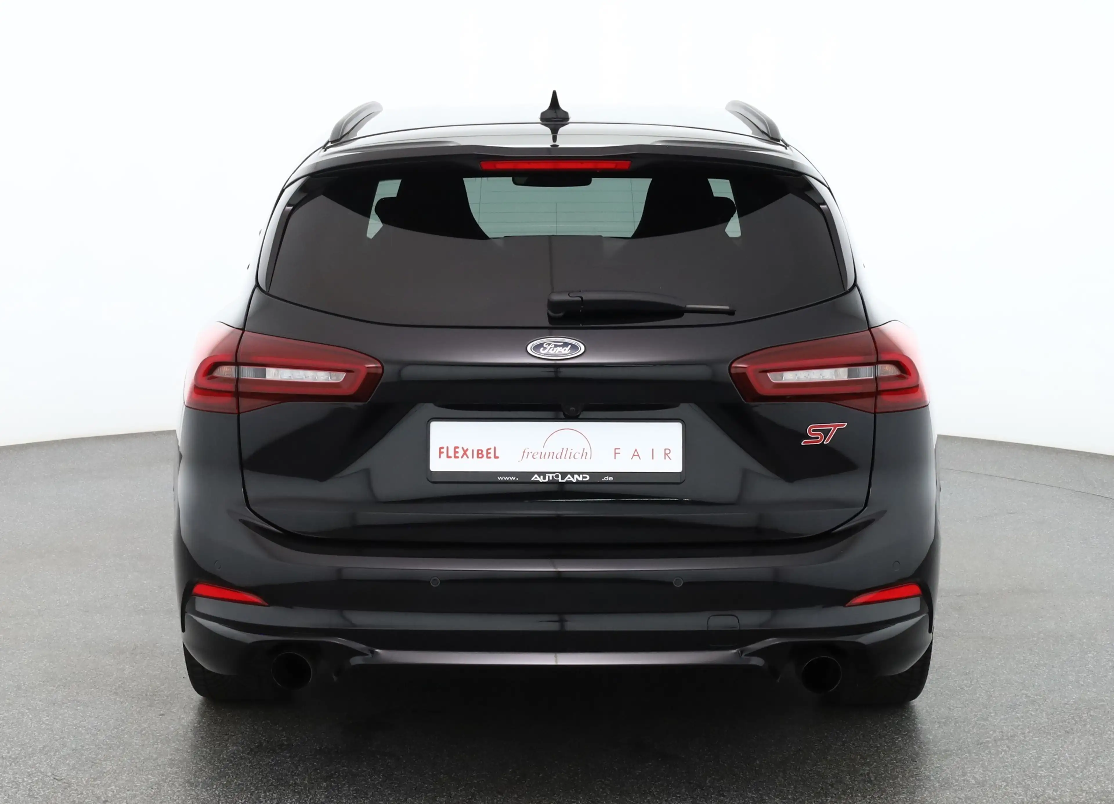 Ford Focus Turnier 2.3 EB ST X LED Kamera Head-Up DAB — photo 4