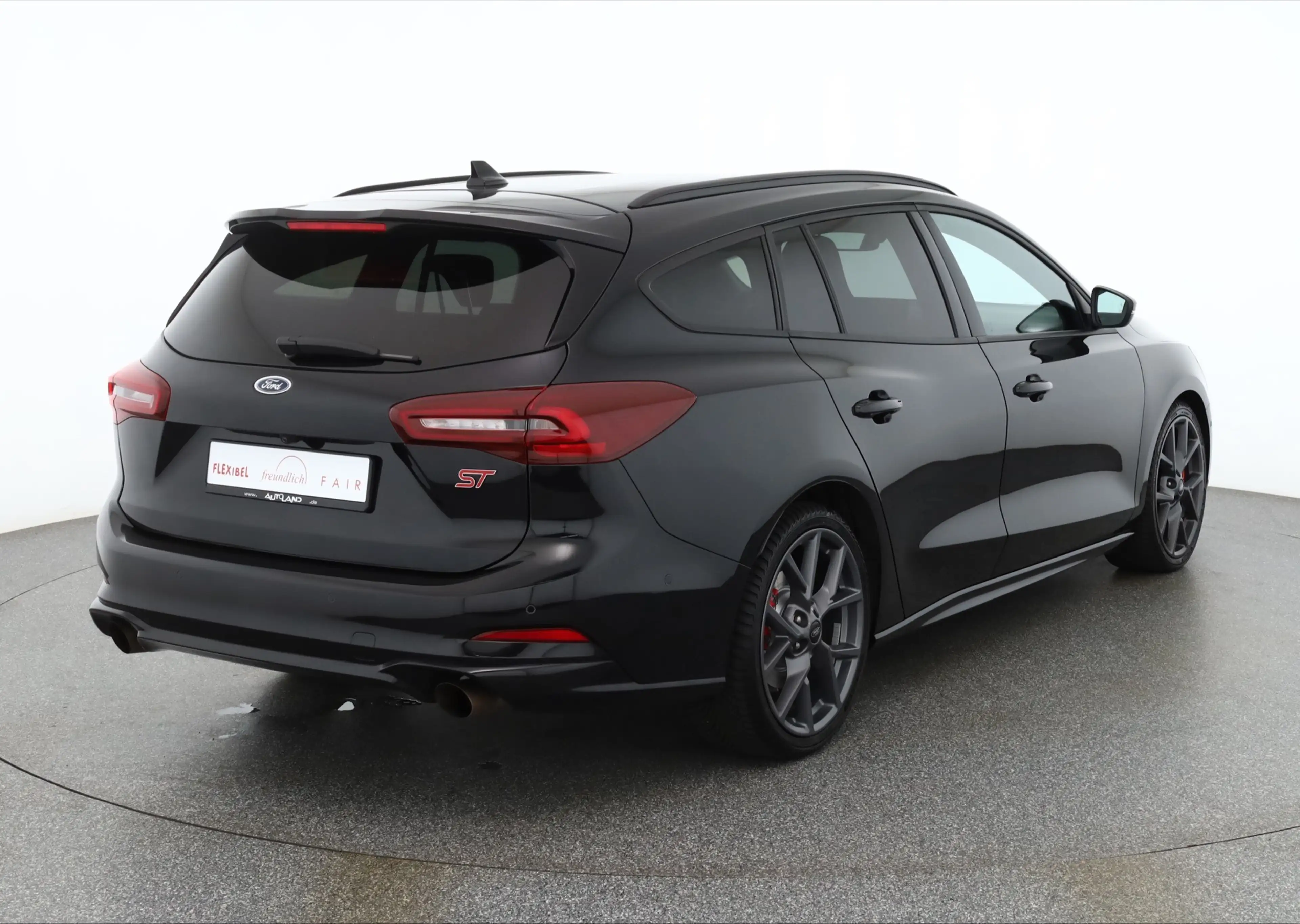 Ford Focus Turnier 2.3 EB ST X LED Kamera Head-Up DAB — photo 5