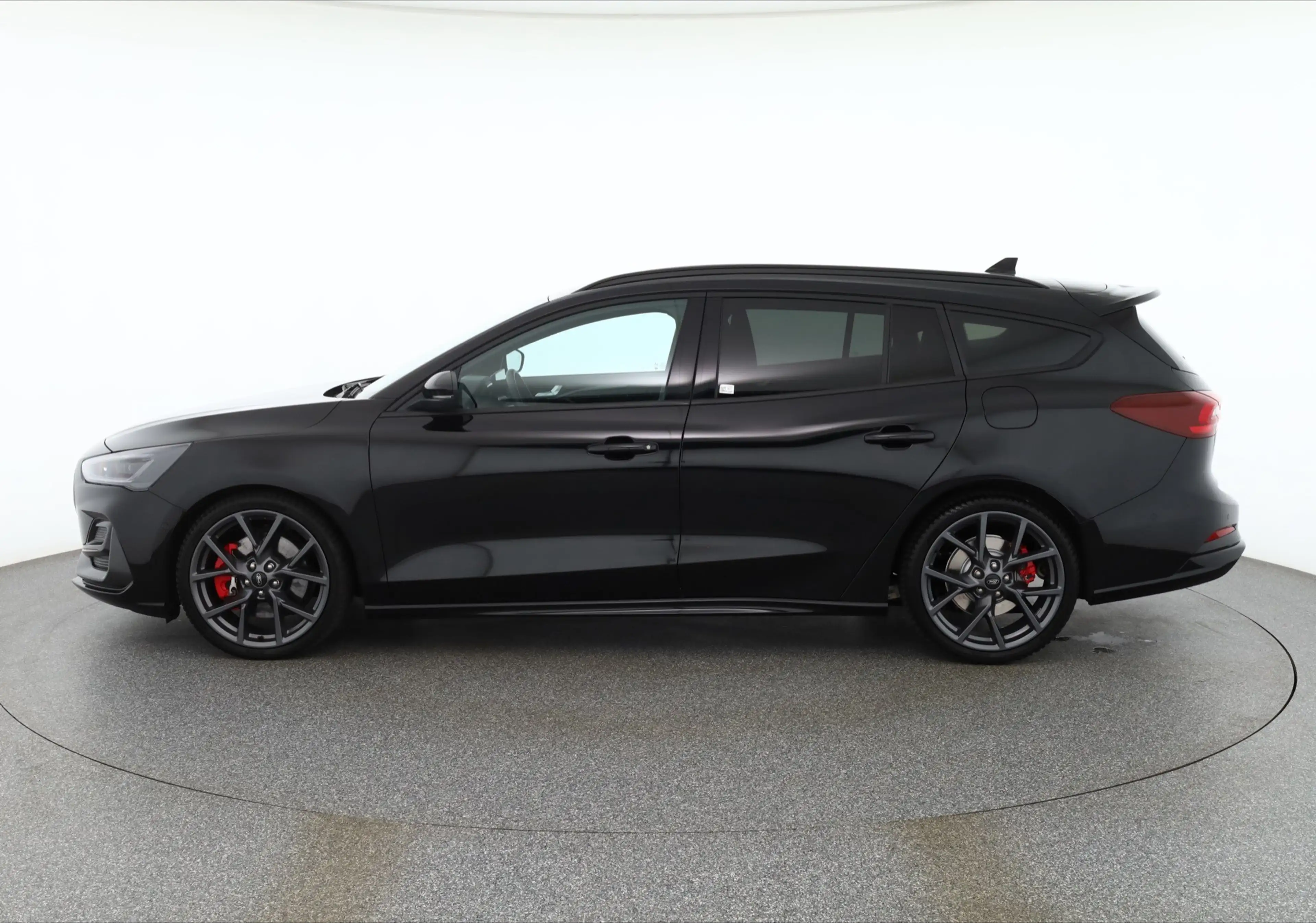 Ford Focus Turnier 2.3 EB ST X LED Kamera Head-Up DAB — photo 2