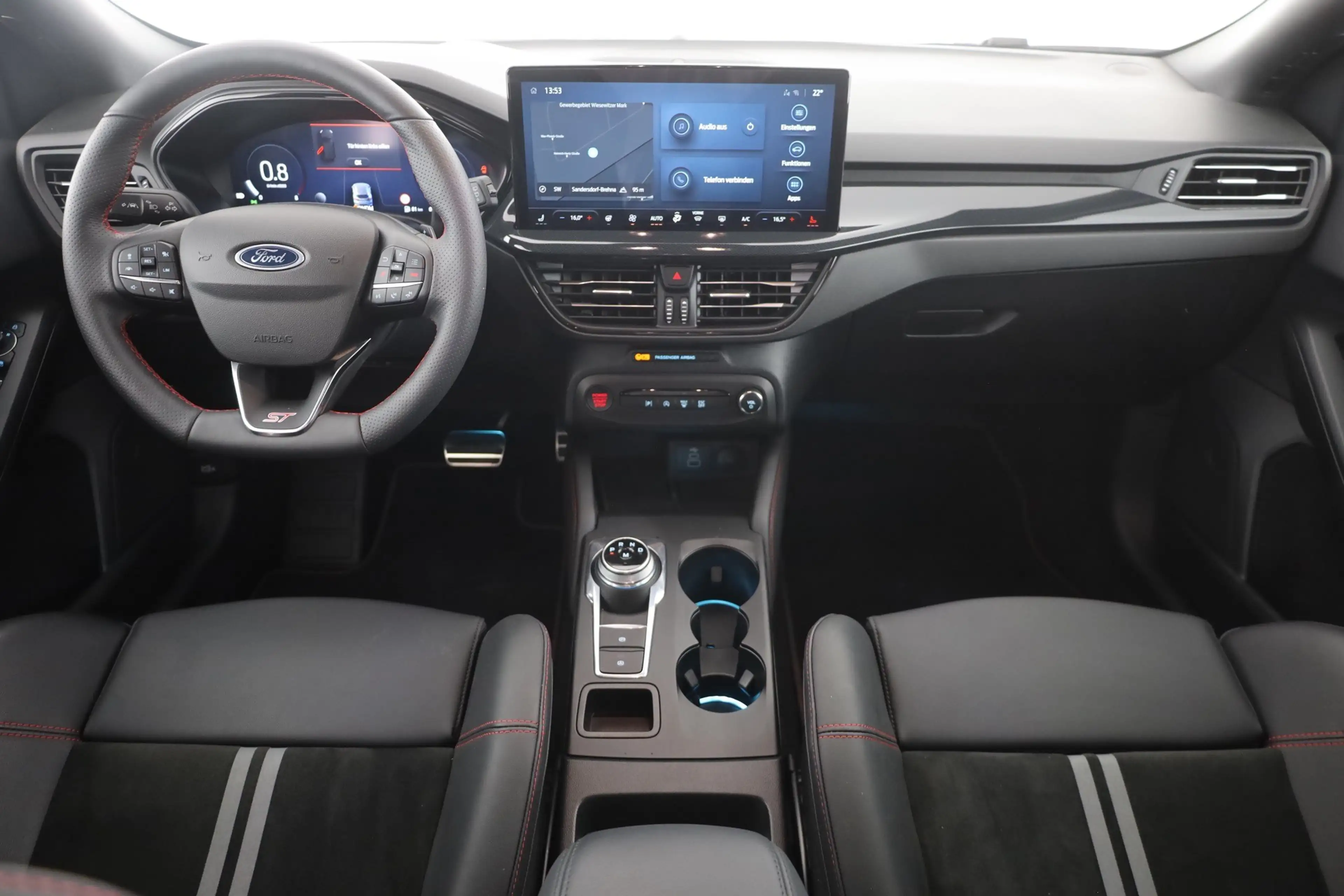 Ford Focus Turnier 2.3 EB ST X LED Kamera Head-Up DAB — photo 9