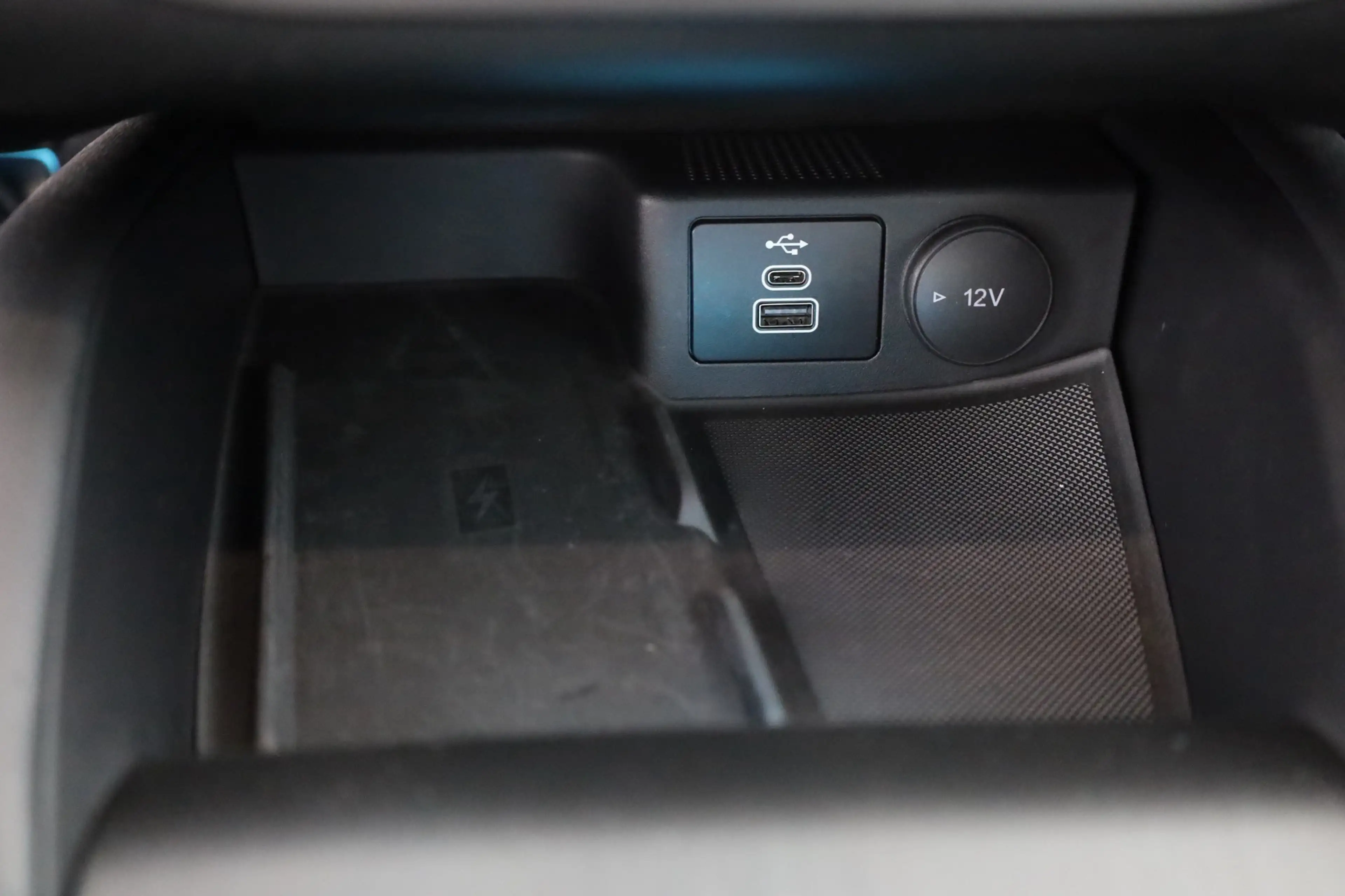 Ford Focus Turnier 2.3 EB ST X LED Kamera Head-Up DAB — photo 14