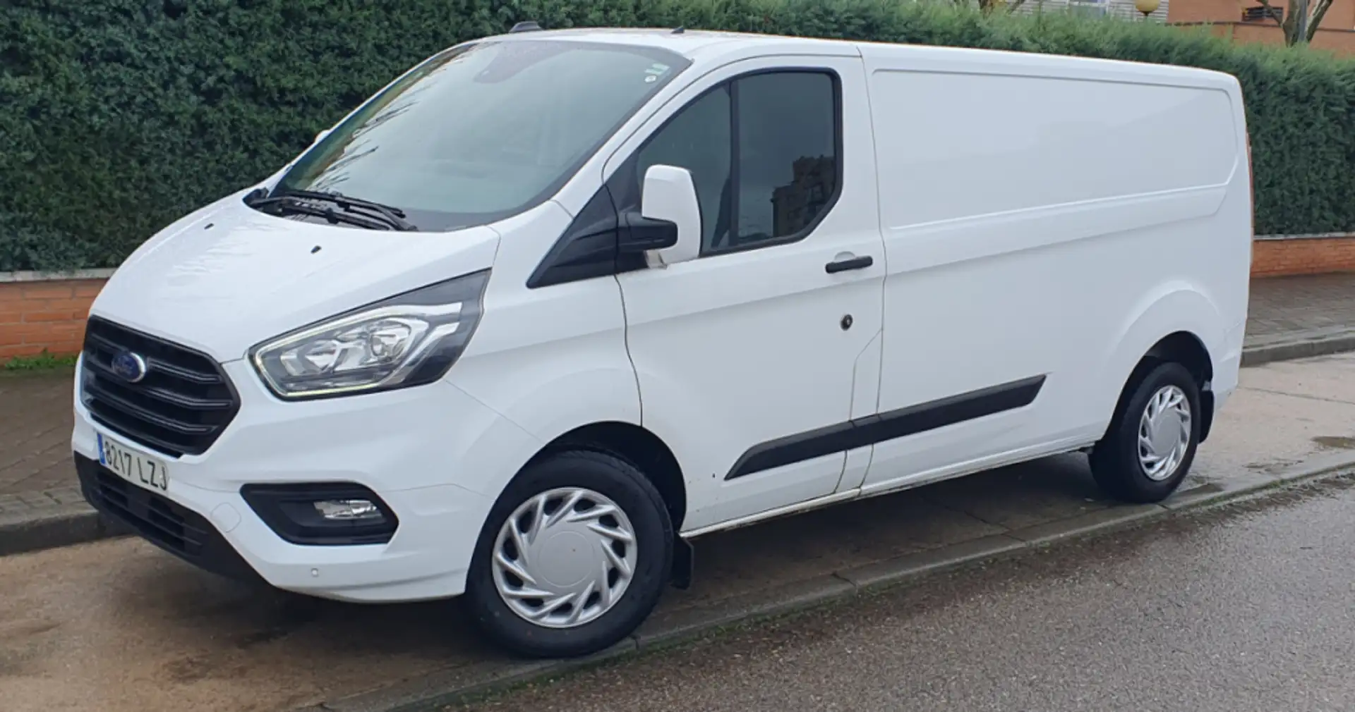 Ford Transit Custom FT 320 L2 Van Trend EcoBlue Hybrid Blanc - 2