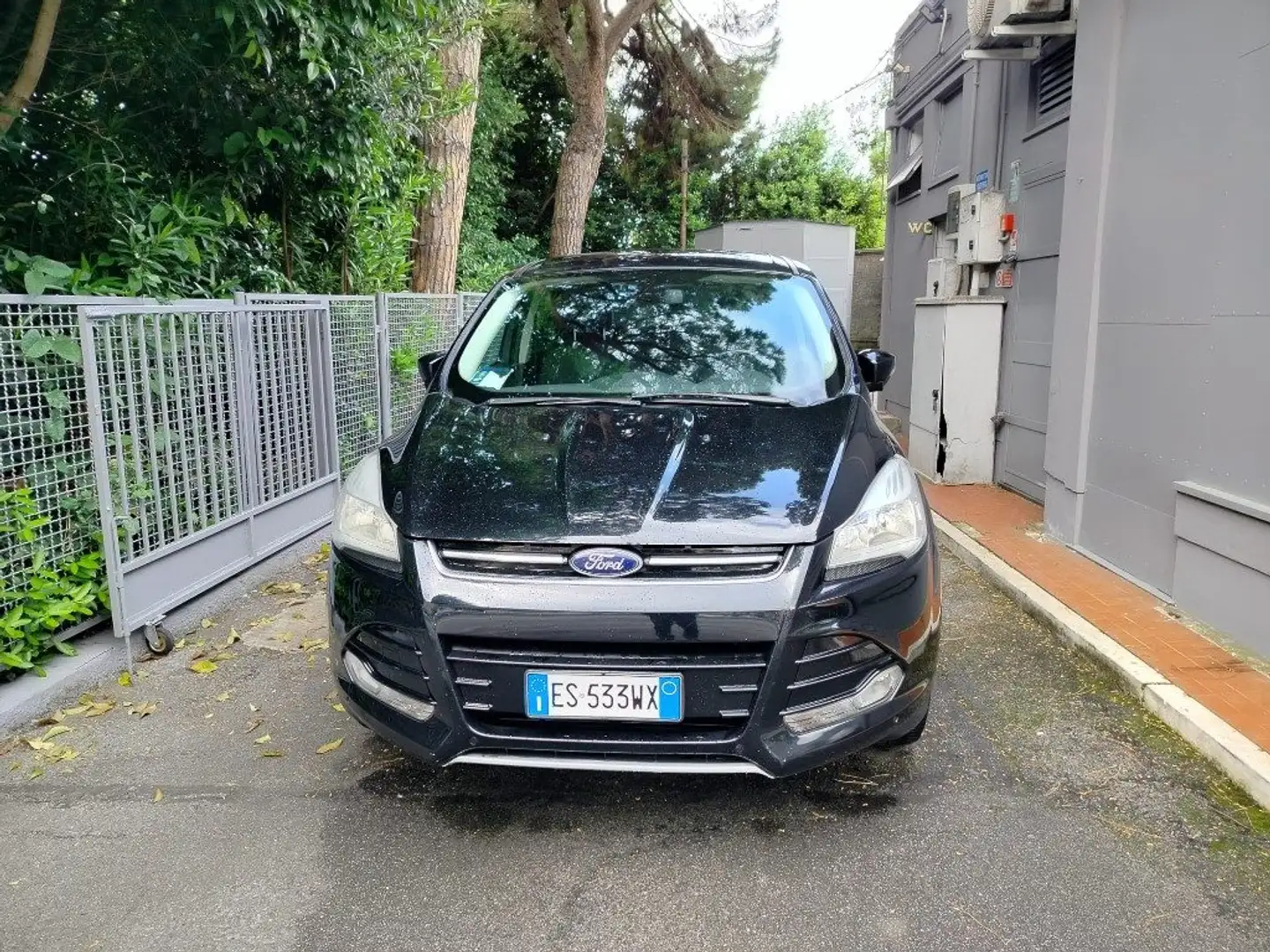 Ford Kuga 2.0 TDCI 140 CV 4WD Titanium Schwarz - 1