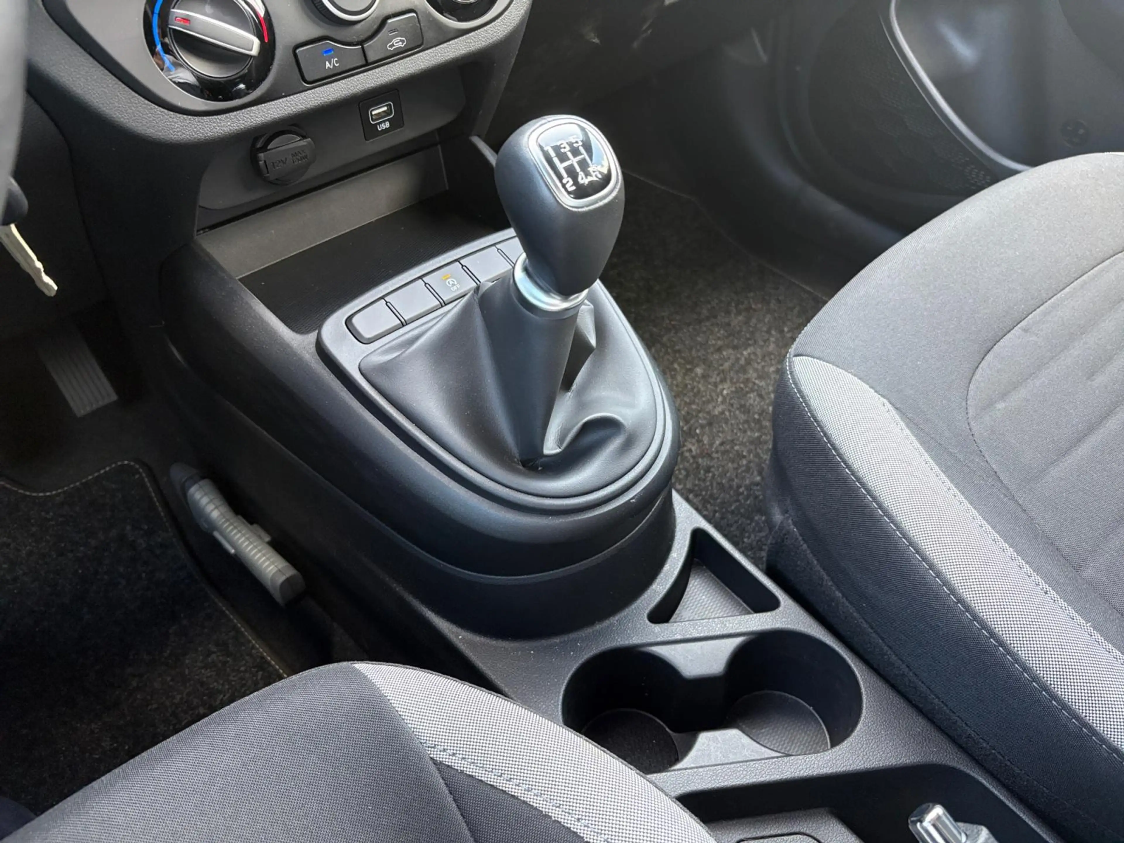 Hyundai i10 Comfort Smart 1.0 MPI 67pk | APPLE CARPLAY / ANDRO — photo 12