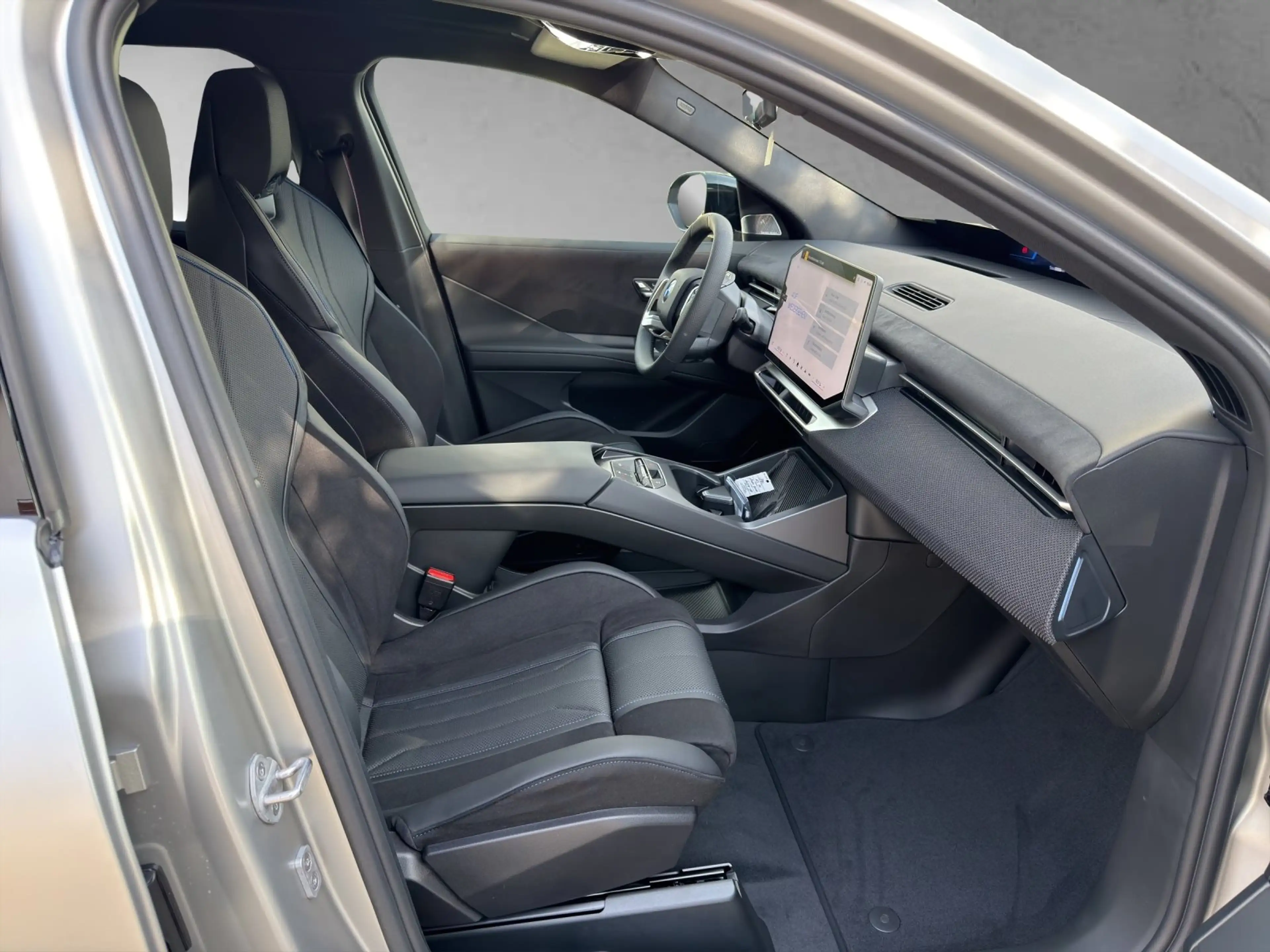 BMW iX3 40 — photo 14