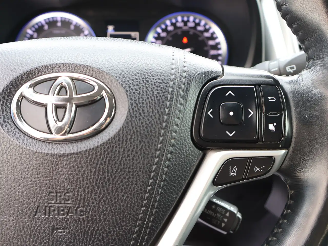 Toyota Highlander снимка Toyota Highlander