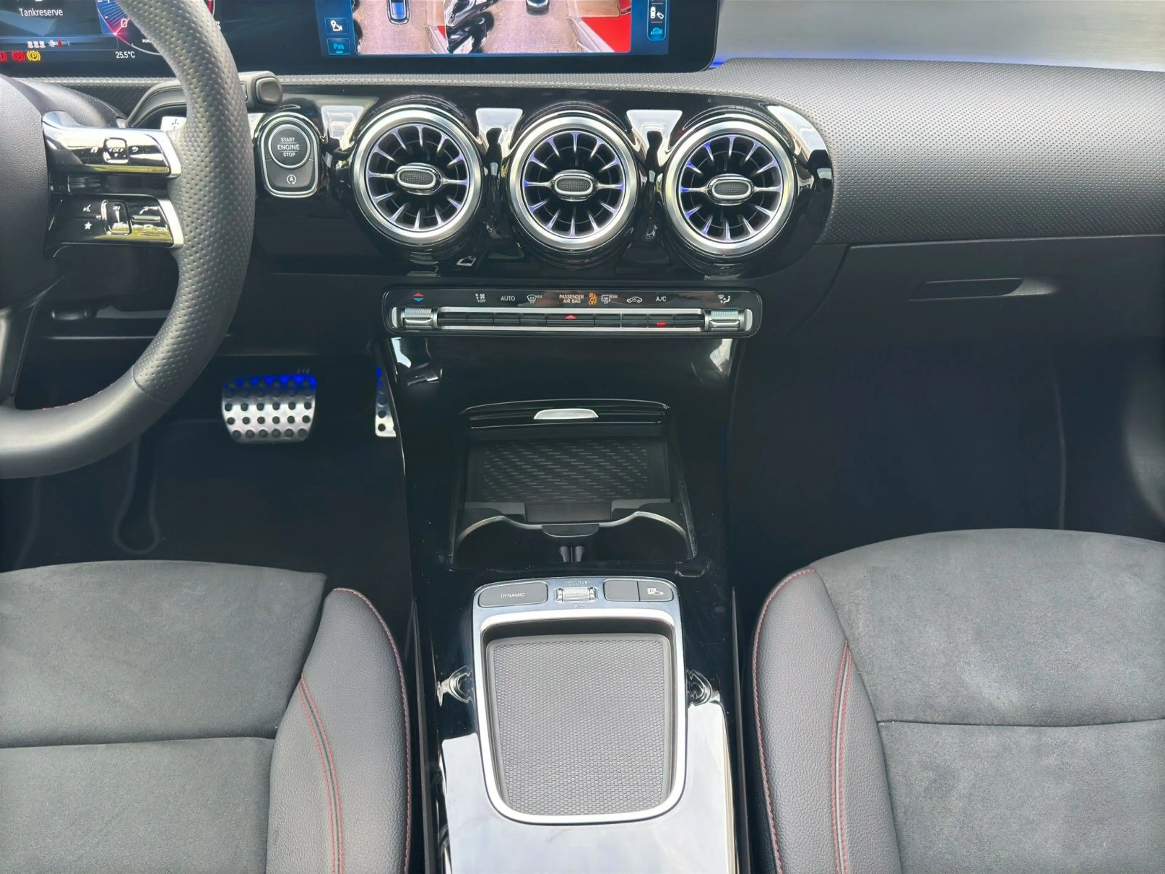 Mercedes-Benz CLA 200 DISTR-PRO MULTIBEAM PANO 360° — photo 15