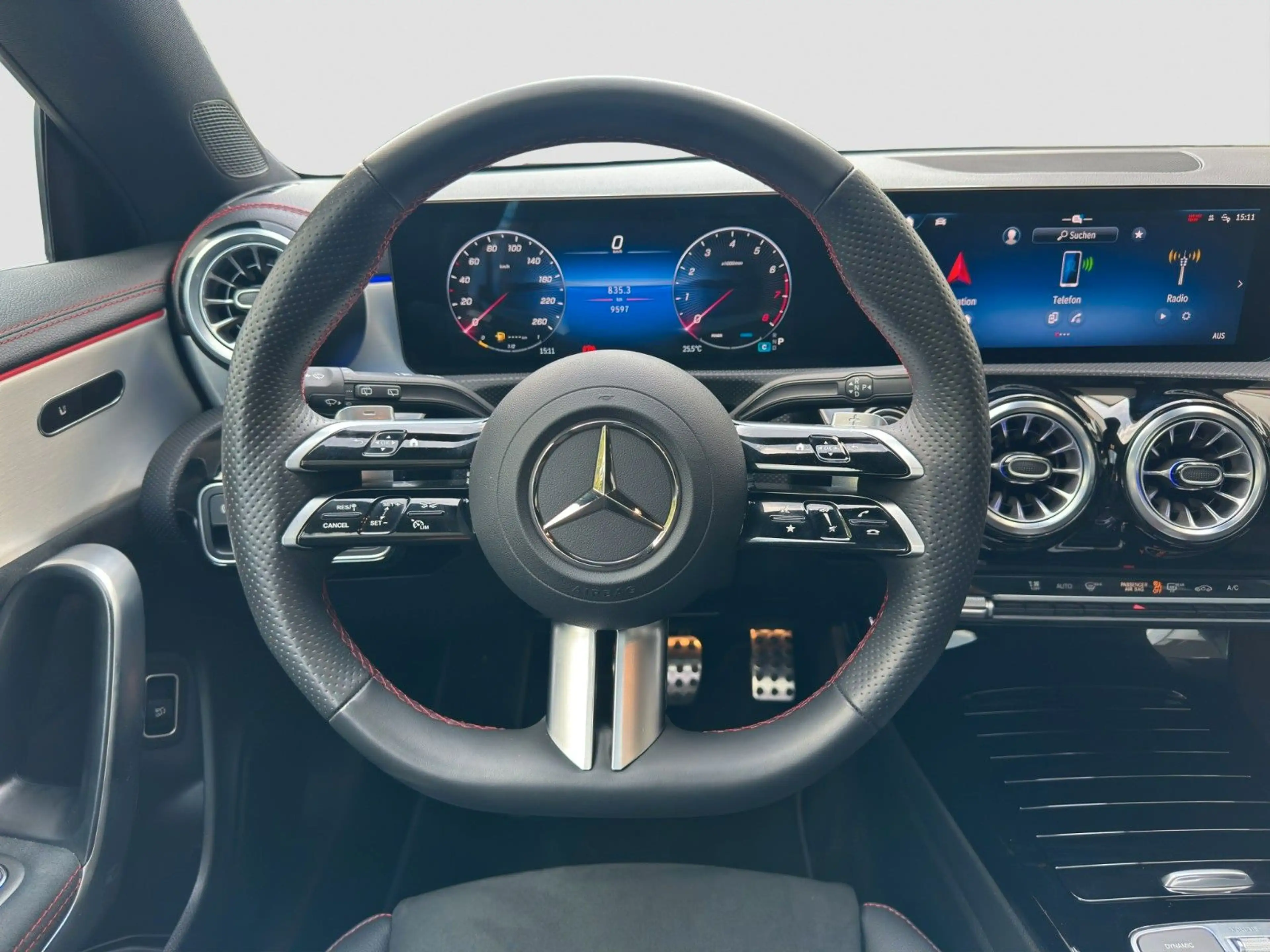 Mercedes-Benz CLA 200 DISTR-PRO MULTIBEAM PANO 360° — photo 13