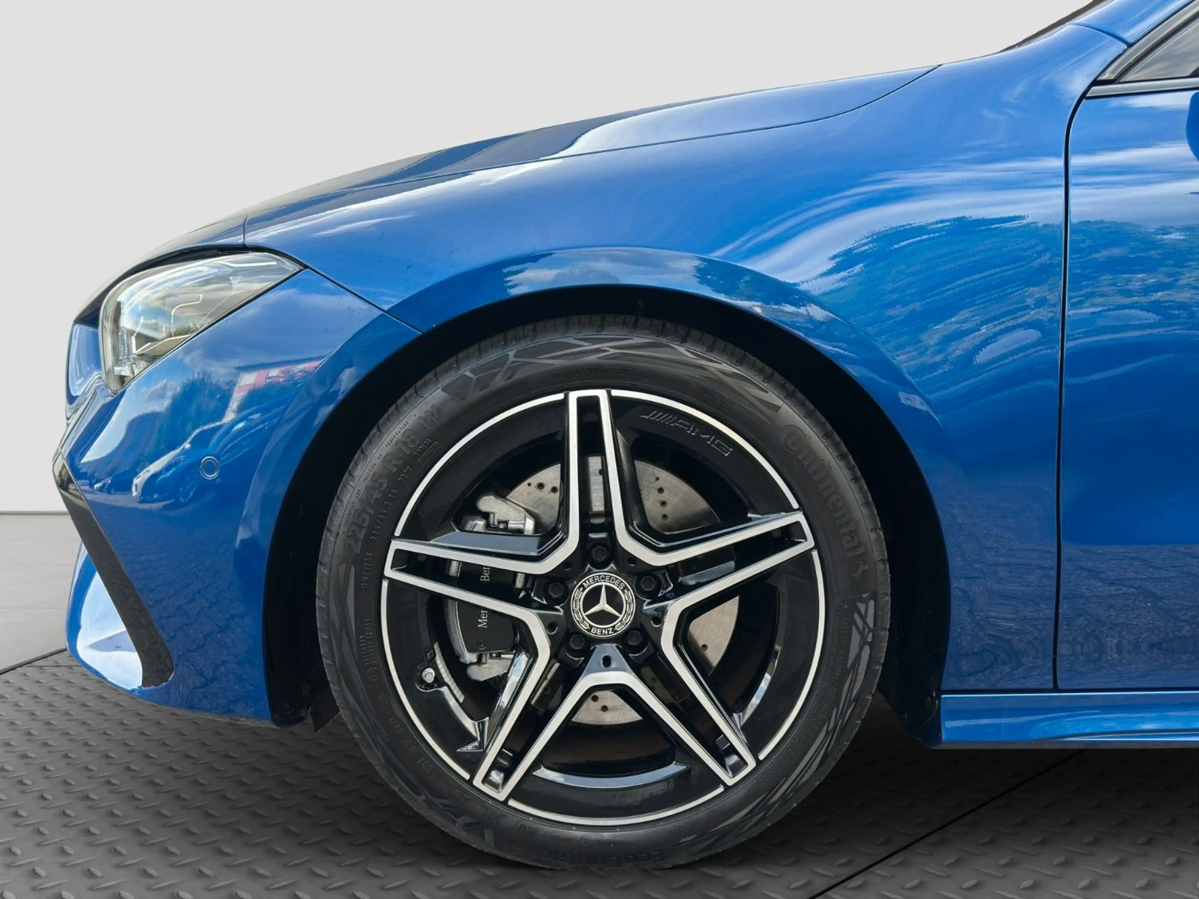 Mercedes-Benz CLA 200 DISTR-PRO MULTIBEAM PANO 360° — photo 9