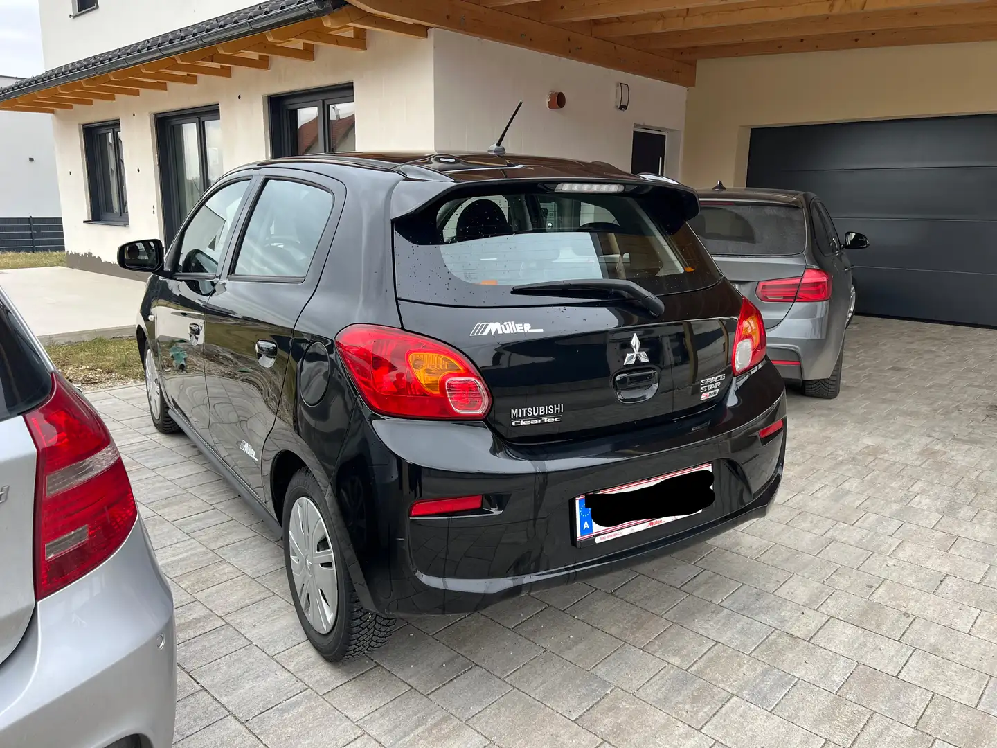 Mitsubishi Space Star Space Star 1,0 MIVEC Inform AS Schwarz - 2