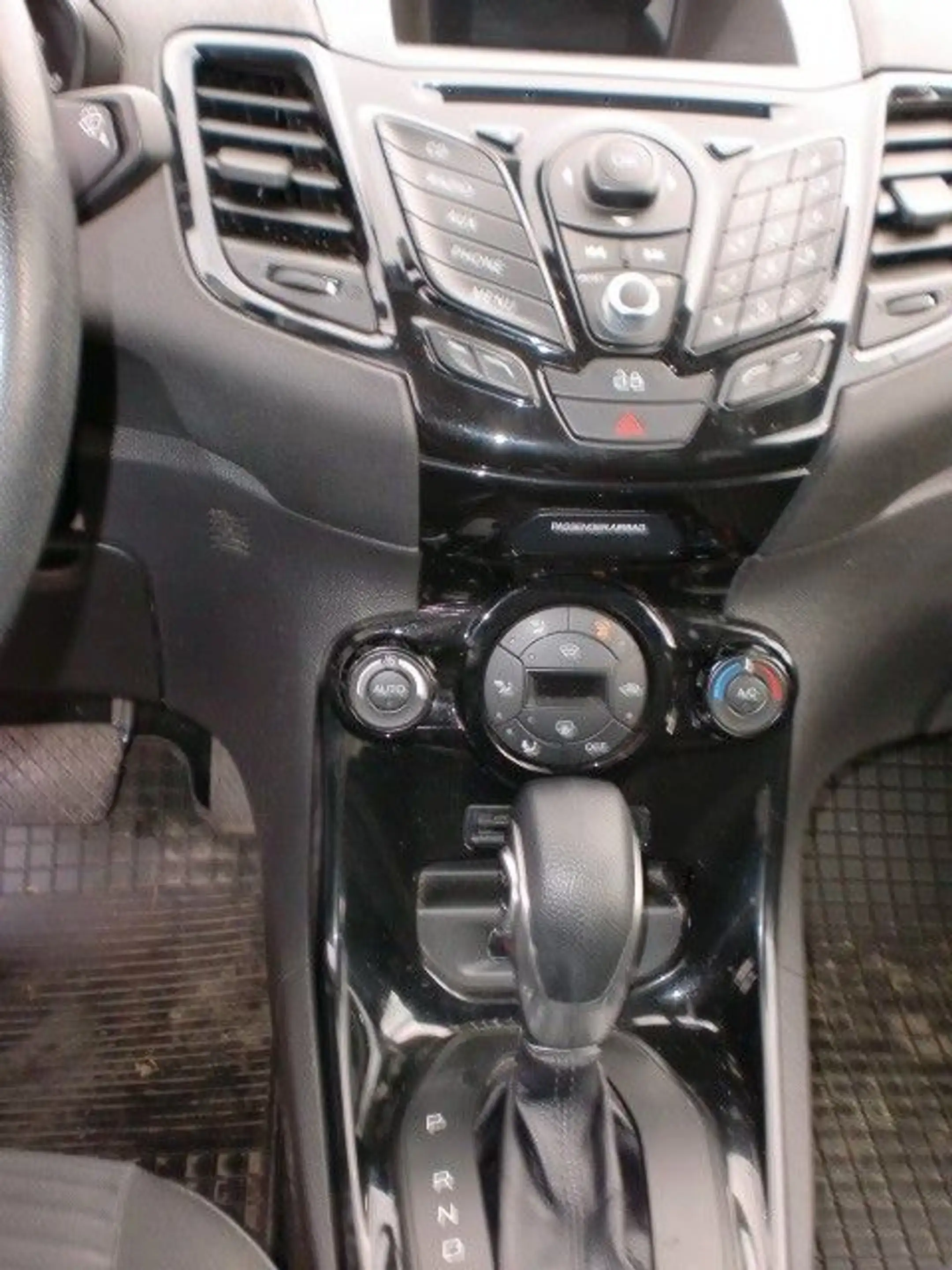 Ford Fiesta Titanium 1,0 EcoBoost Automatik,Allwetter — photo 2