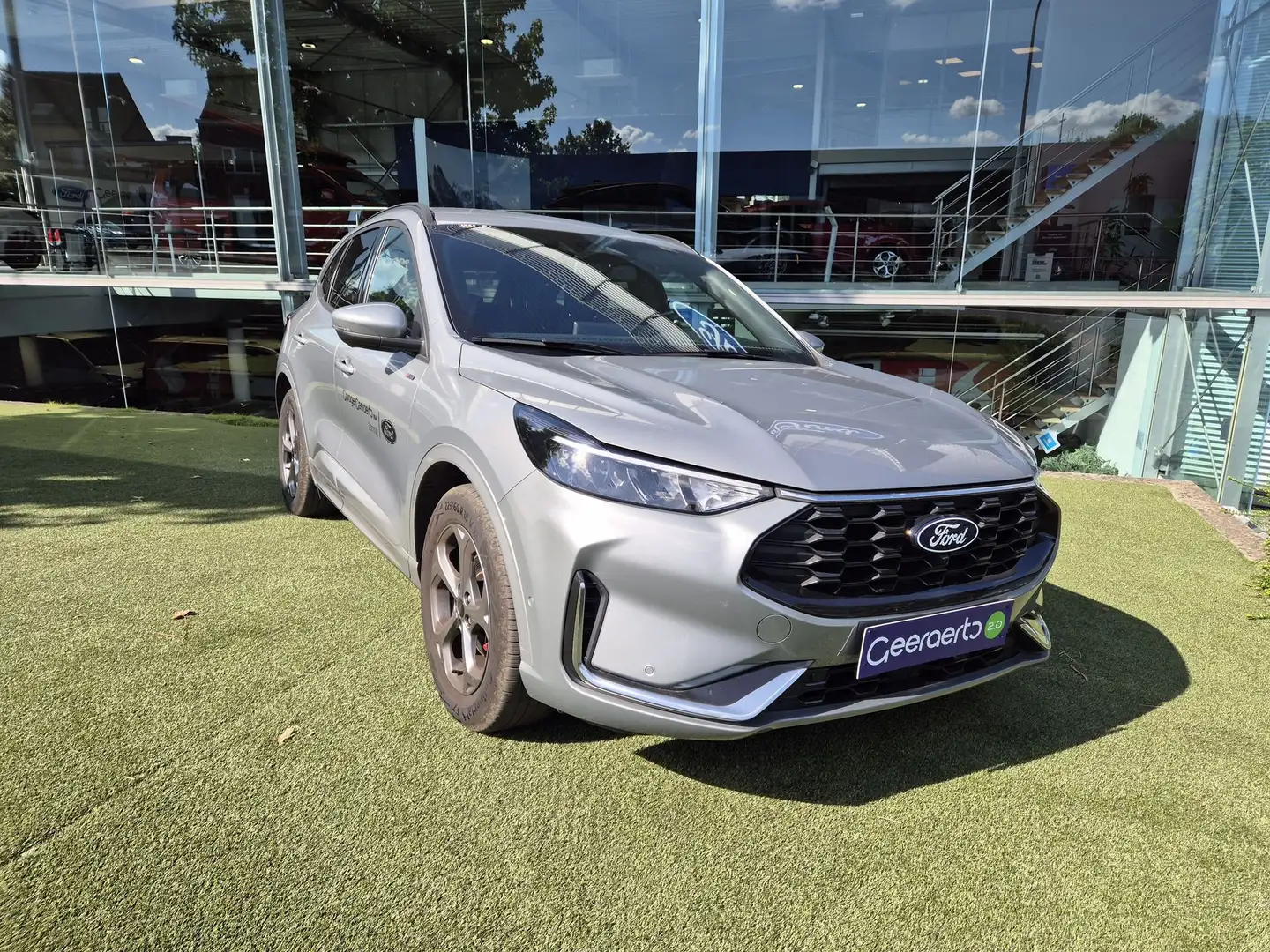 Ford Kuga EcoBoost ST-Line X Zilver - 1