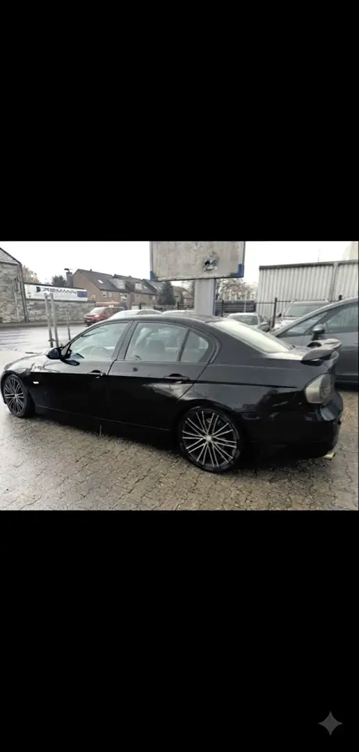 BMW 318 BMW 318i Black - 1