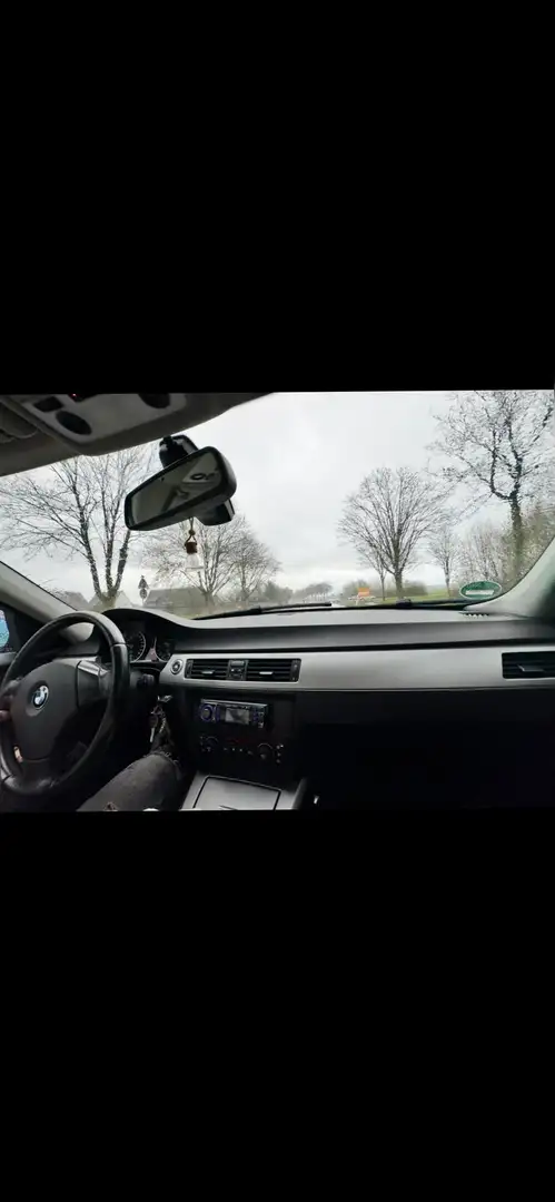 BMW 318 BMW 318i Black - 2