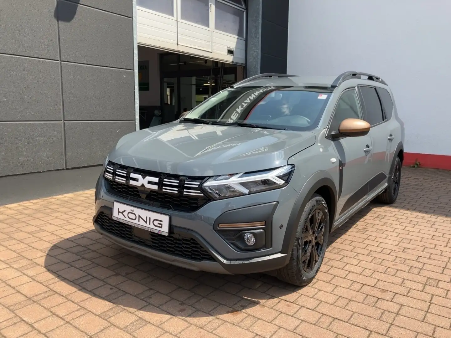 Dacia Jogger Extreme+ TCe 100 ECO-G Grau - 1