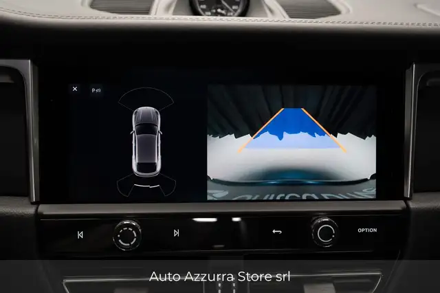 Porsche Macan view 14