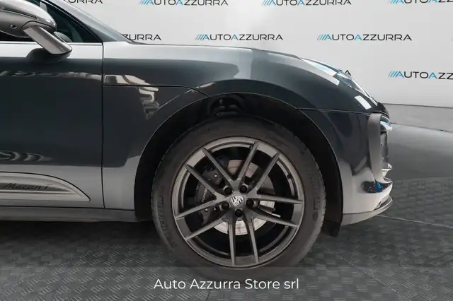 Porsche Macan view 7