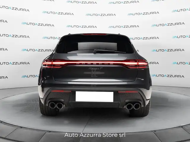 Porsche Macan view 5