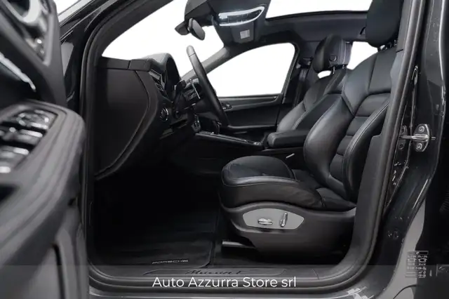 Porsche Macan view 10