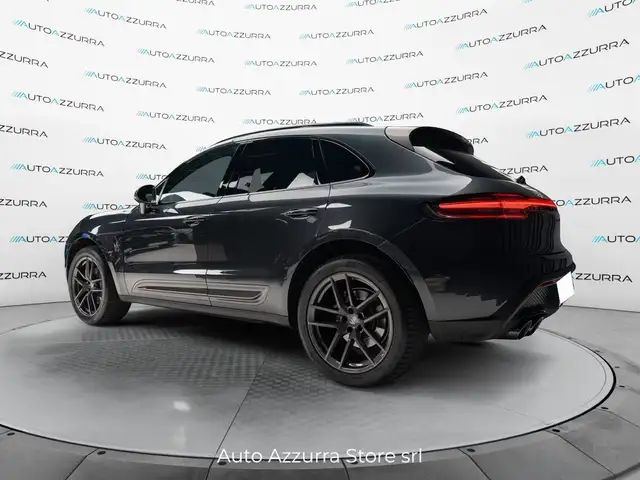 Porsche Macan view 6
