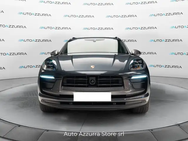 Porsche Macan view 2