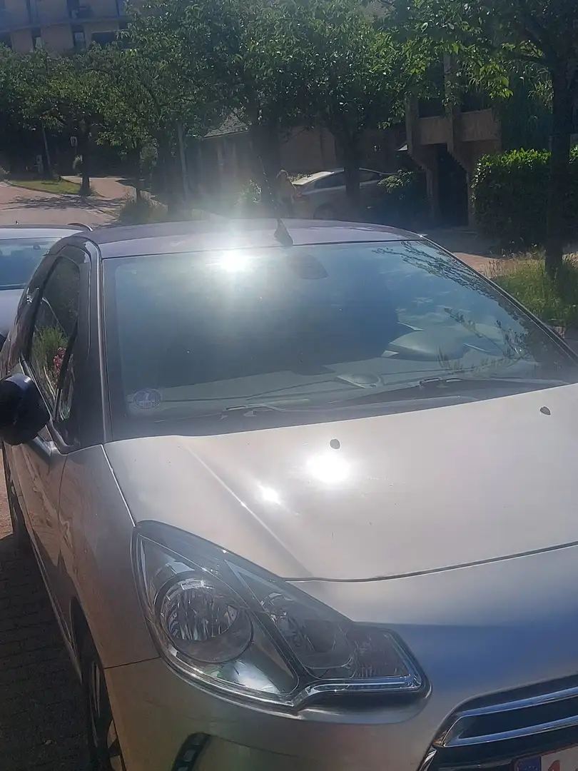 Citroen DS3 Cabrio 1.2 VTi Chic Zilver - 1