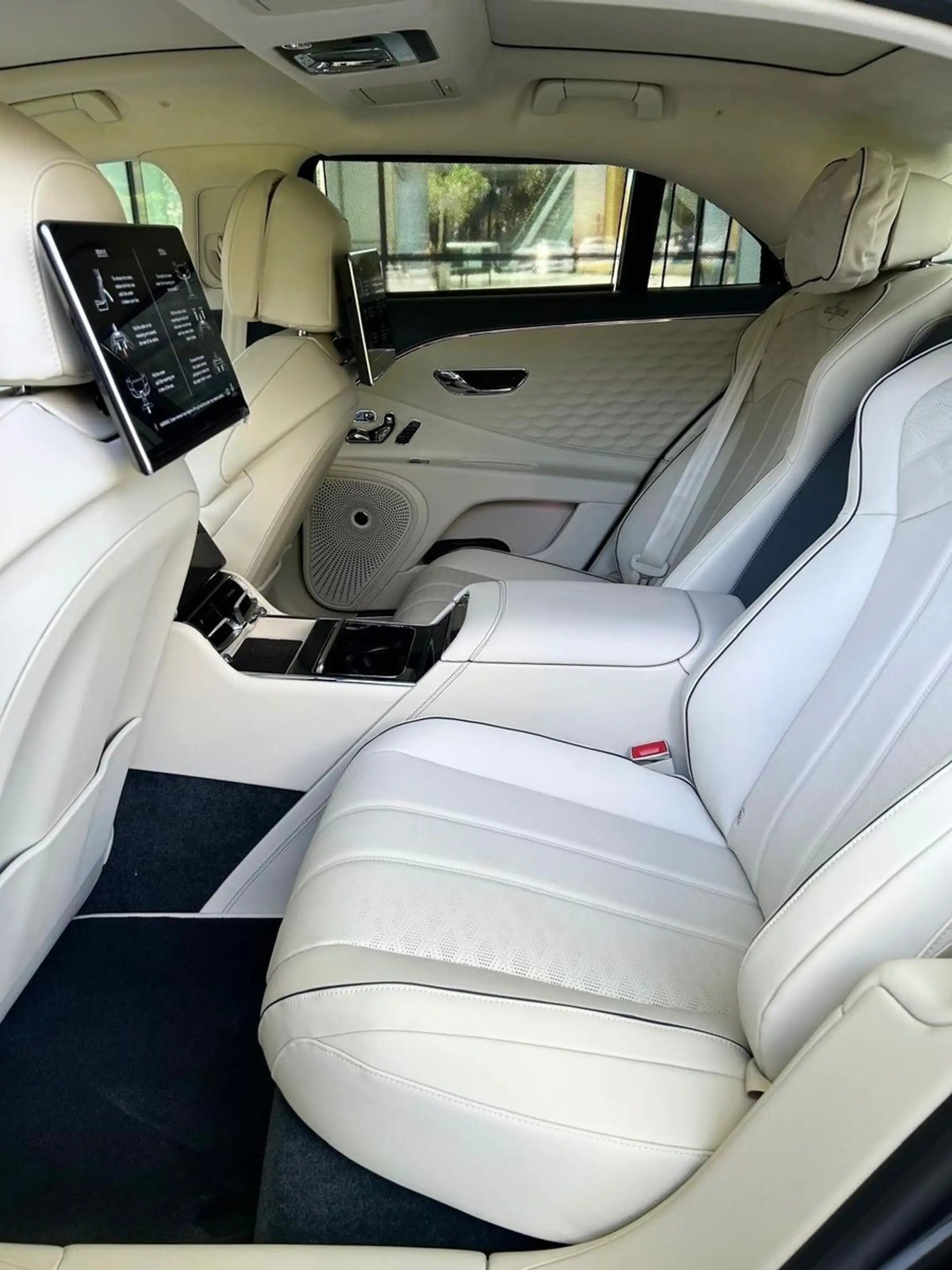 Bentley Flying Spur FLYING SPUR SPEED FIRST EDITION BUSINESS 4SEAT! — photo 8