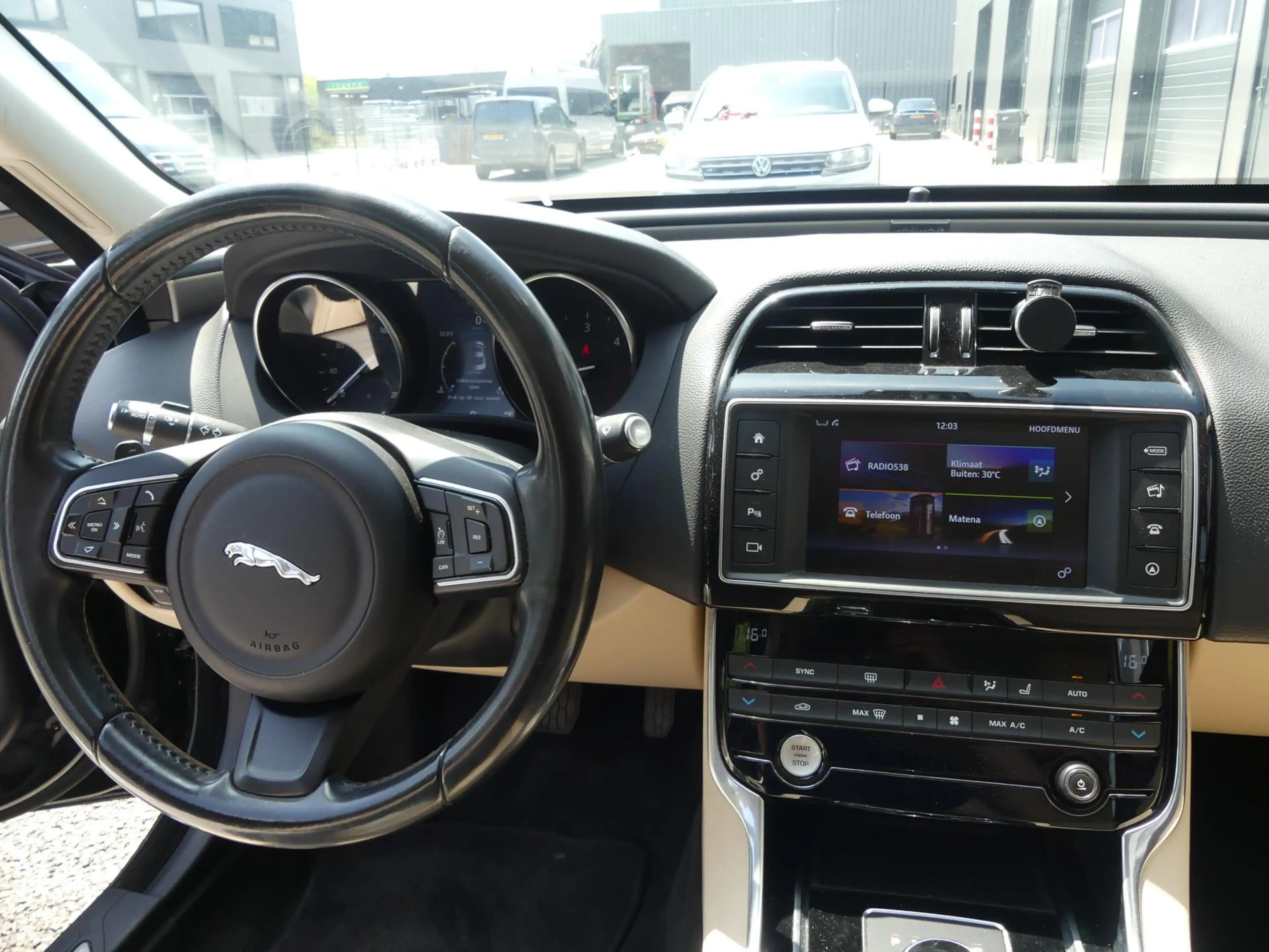 Jaguar XE XF 2.0 D Portfolio AUTOMAAT Leer Navi LMV PDC Came — photo 19