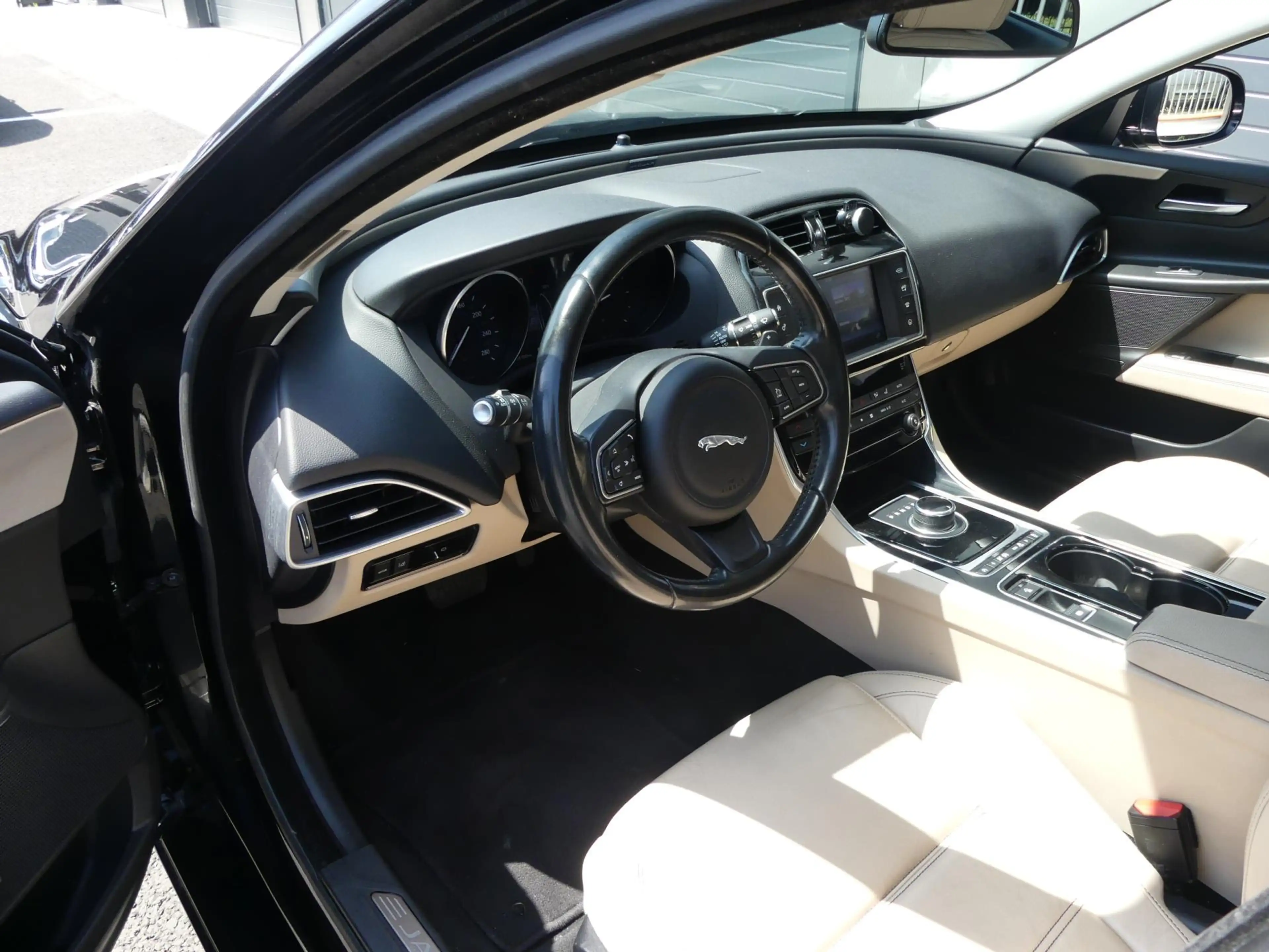 Jaguar XE XF 2.0 D Portfolio AUTOMAAT Leer Navi LMV PDC Came — photo 12