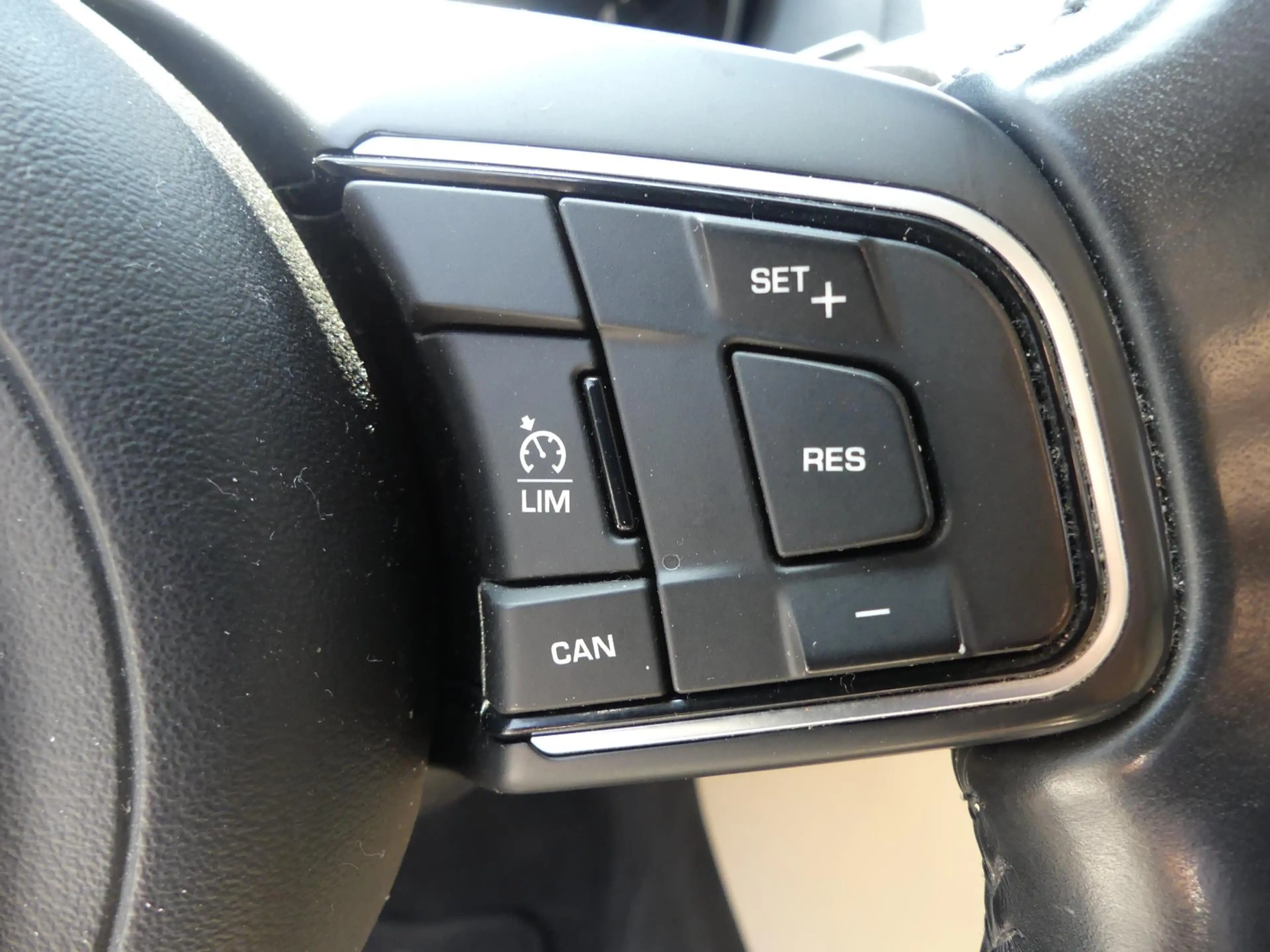 Jaguar XE XF 2.0 D Portfolio AUTOMAAT Leer Navi LMV PDC Came — photo 21