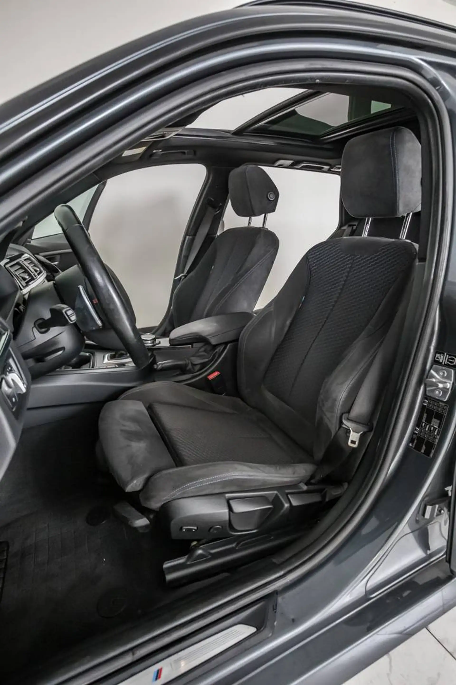 BMW 328 Touring 328i PACK M — photo 11
