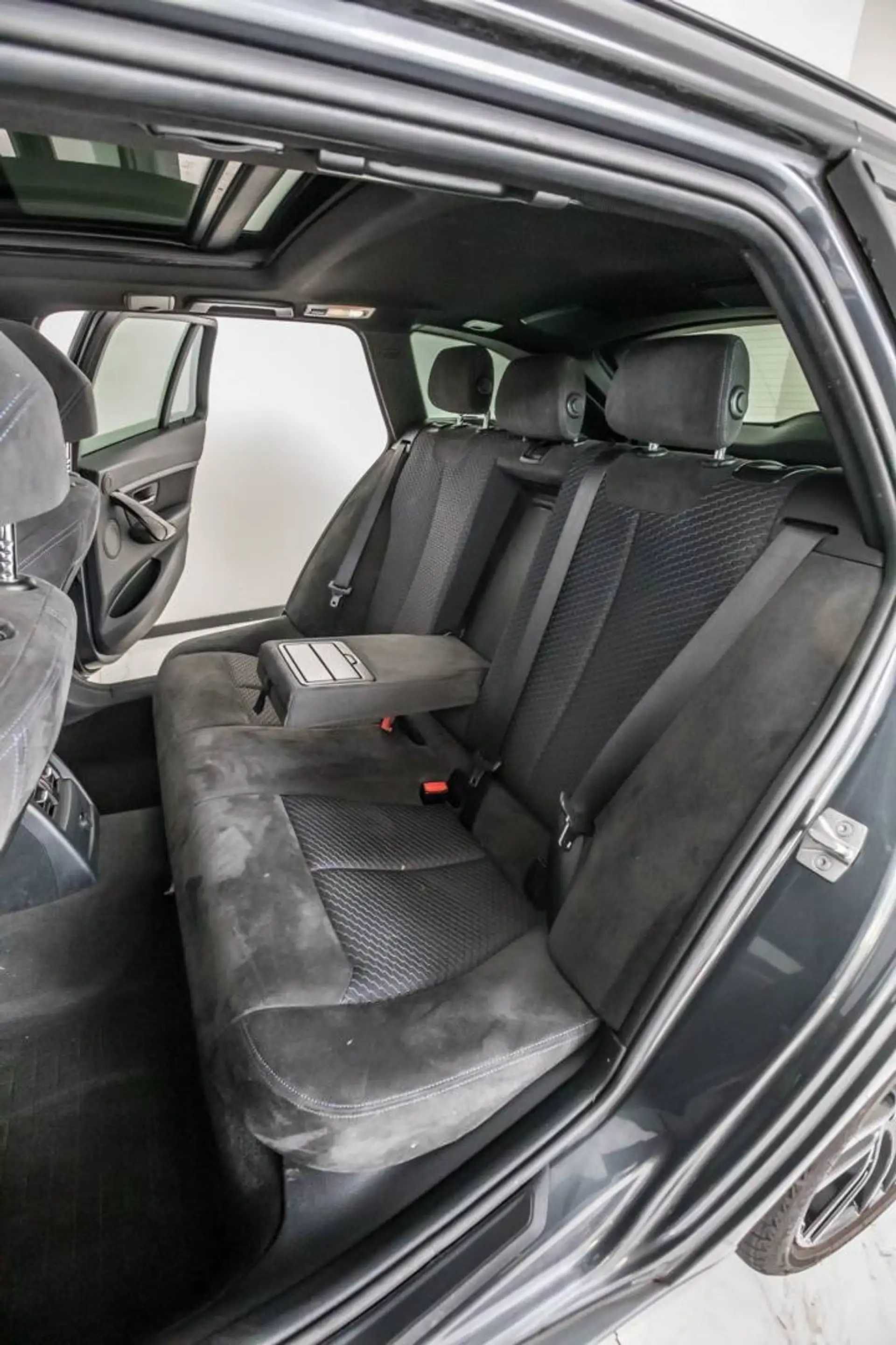 BMW 328 Touring 328i PACK M — photo 13