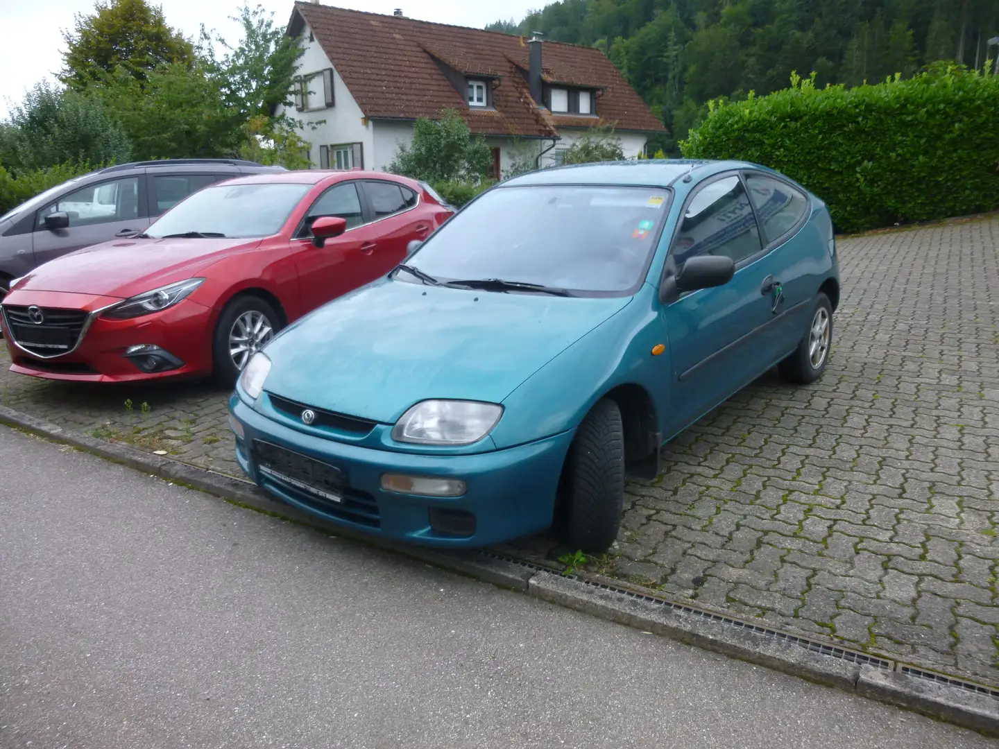 Mazda 323 323 C 1.5 Zielony - 1